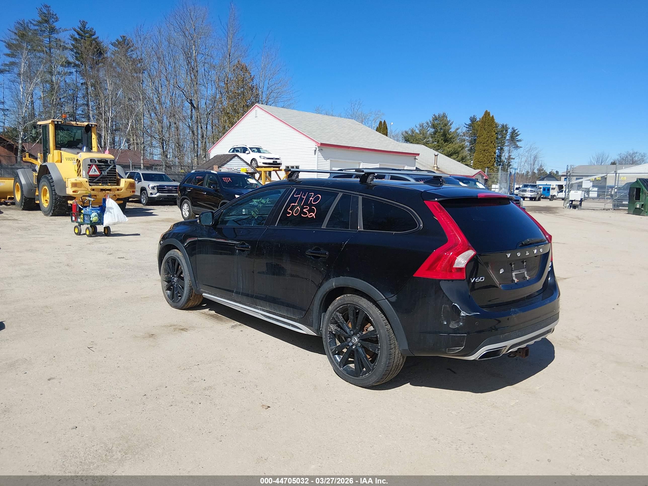 VOLVO V60 image 3