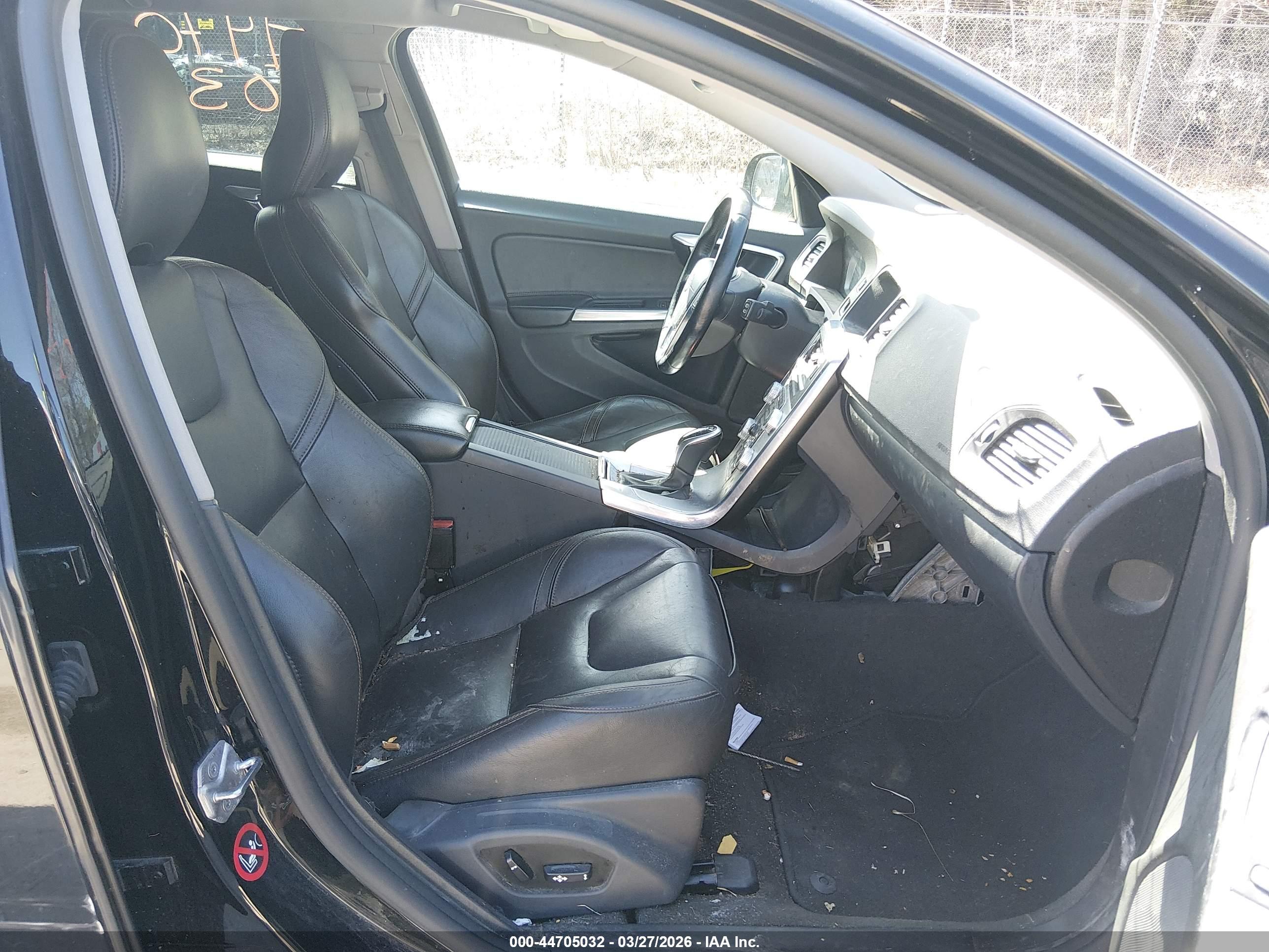 VOLVO V60 image 5