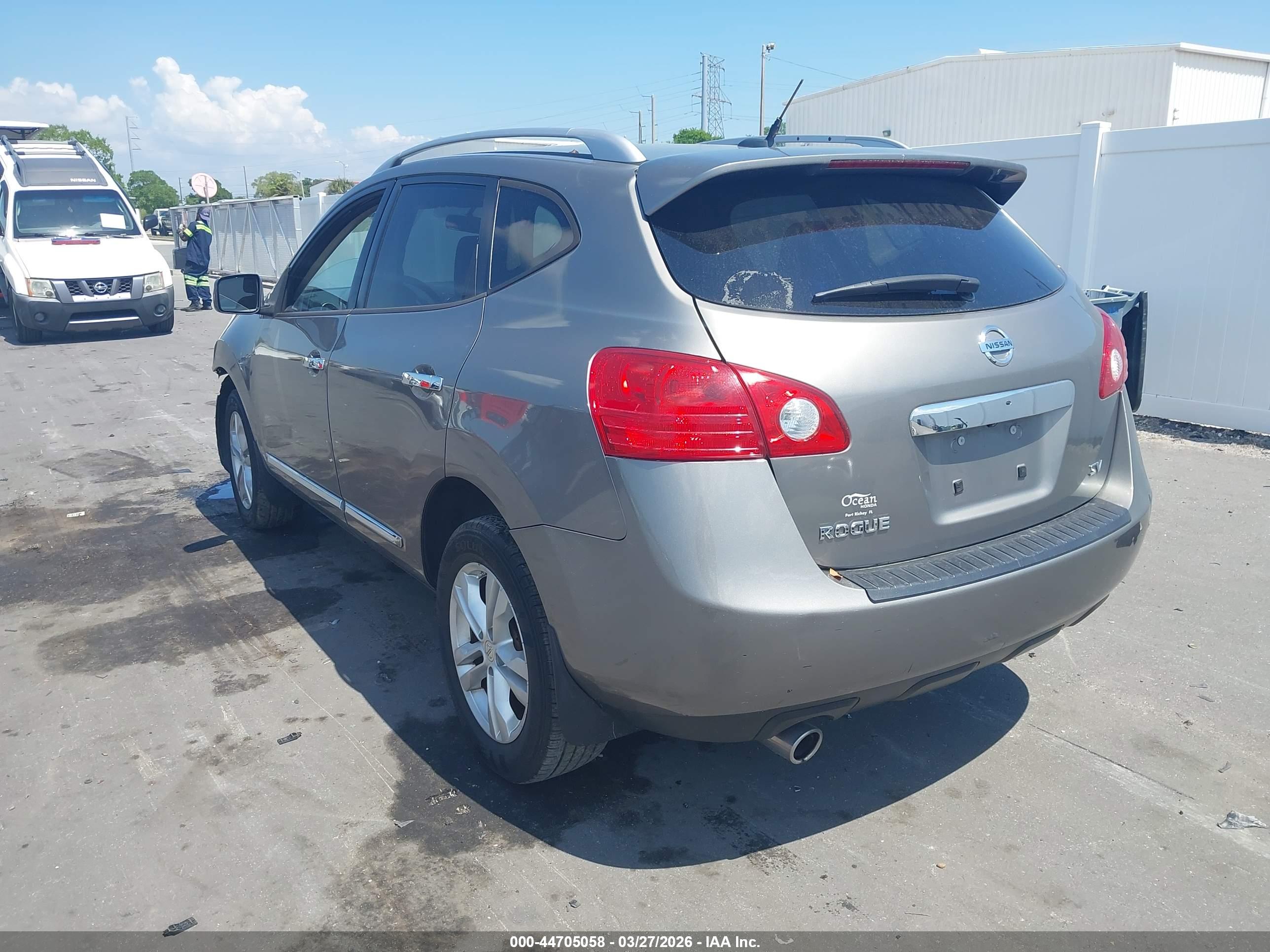 NISSAN ROGUE image 3