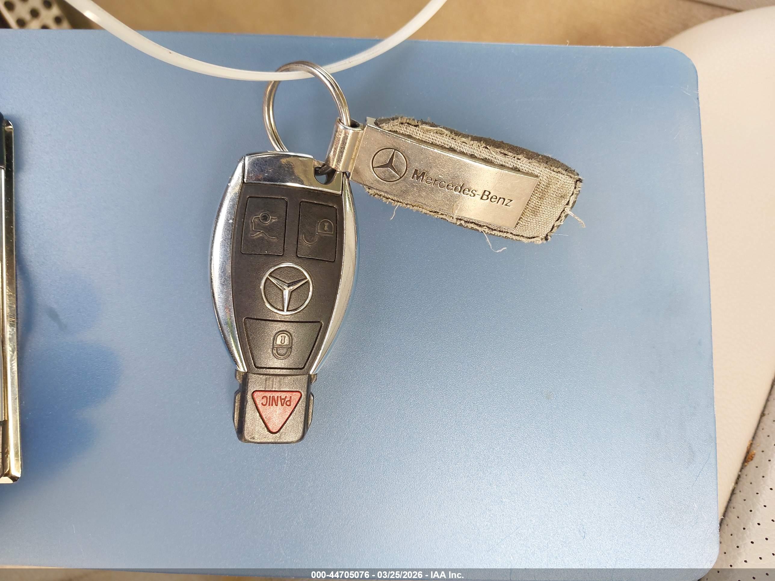 MERCEDES-BENZ E image 11