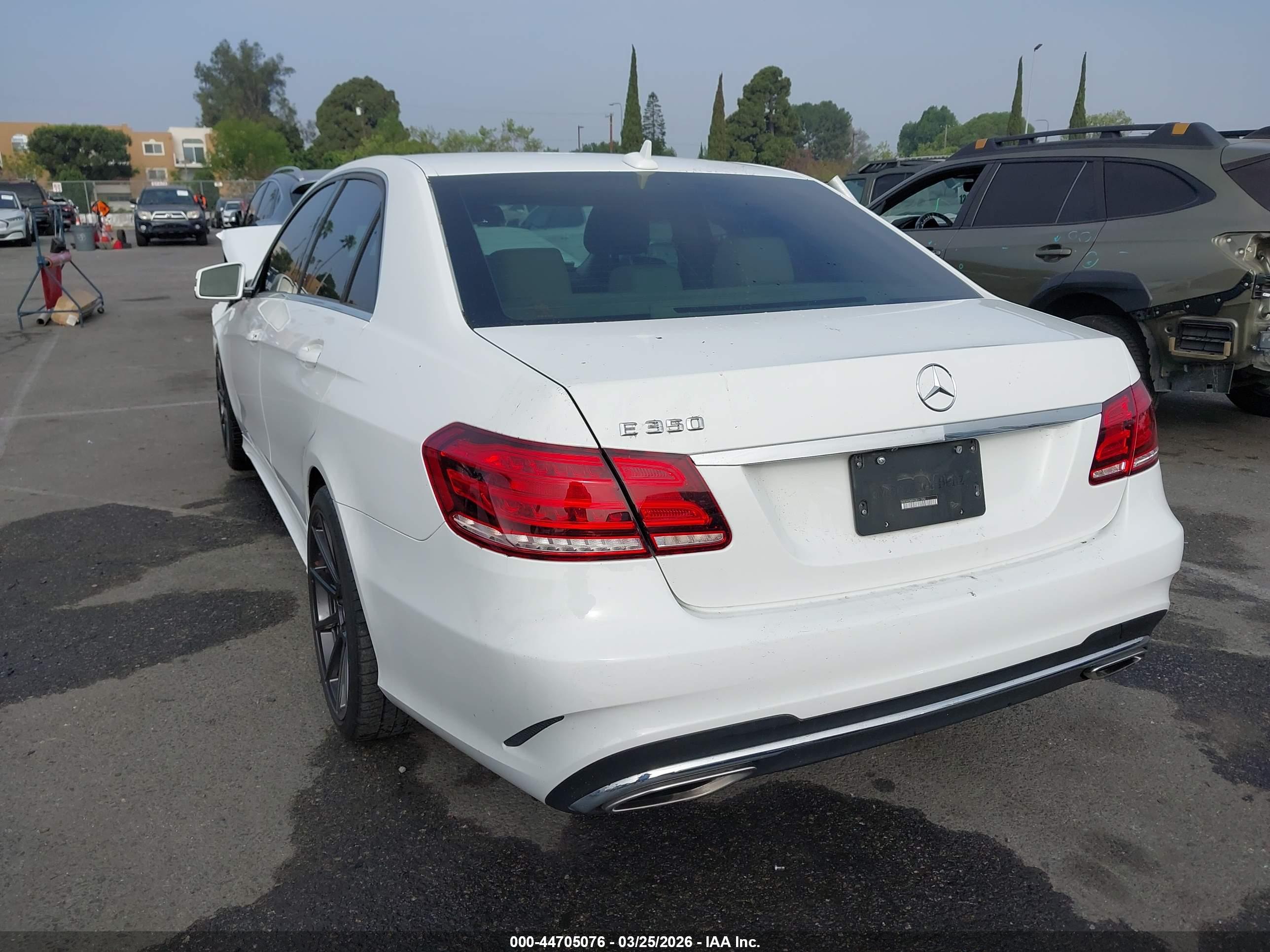 MERCEDES-BENZ E image 3