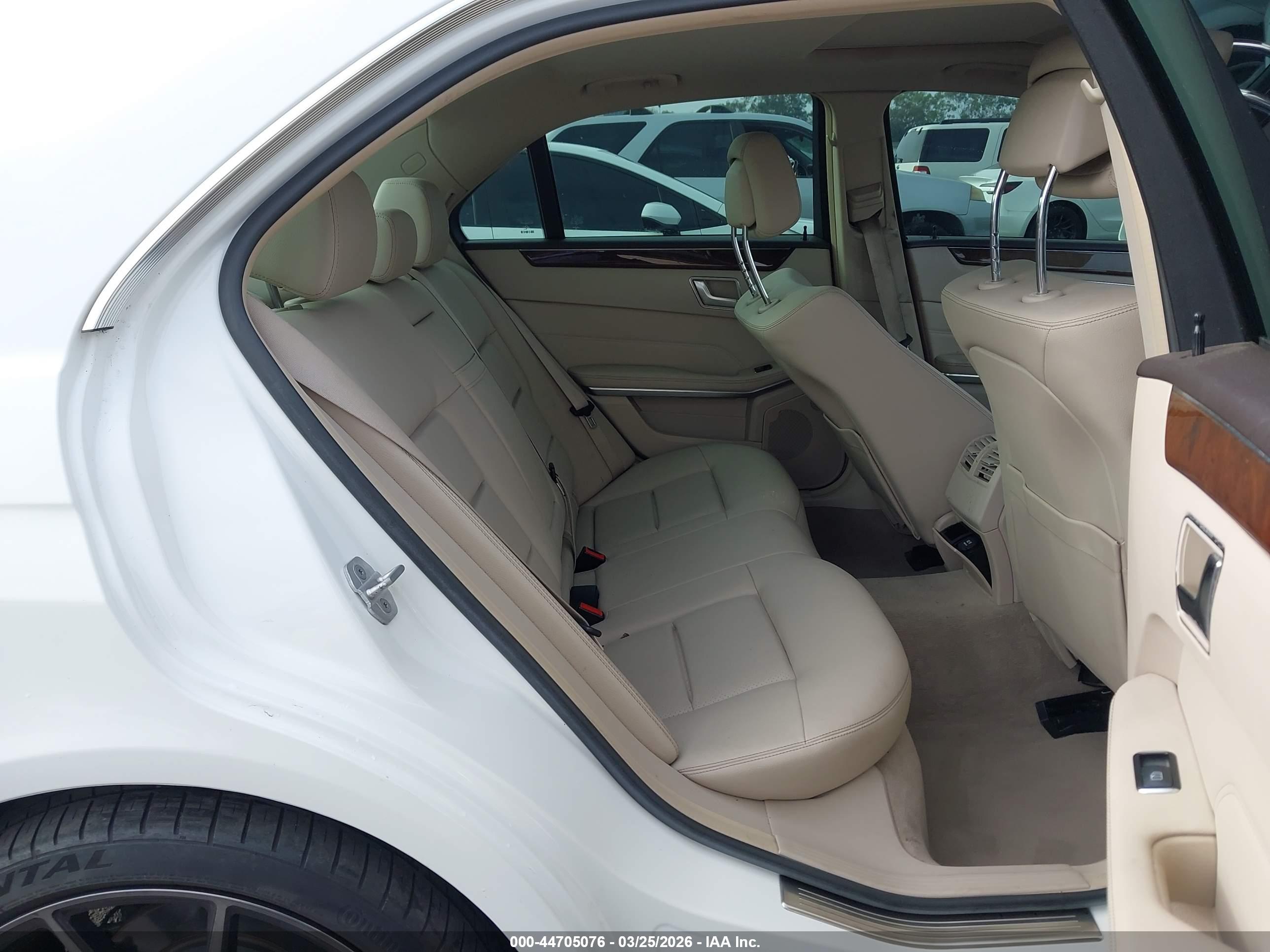 MERCEDES-BENZ E image 8