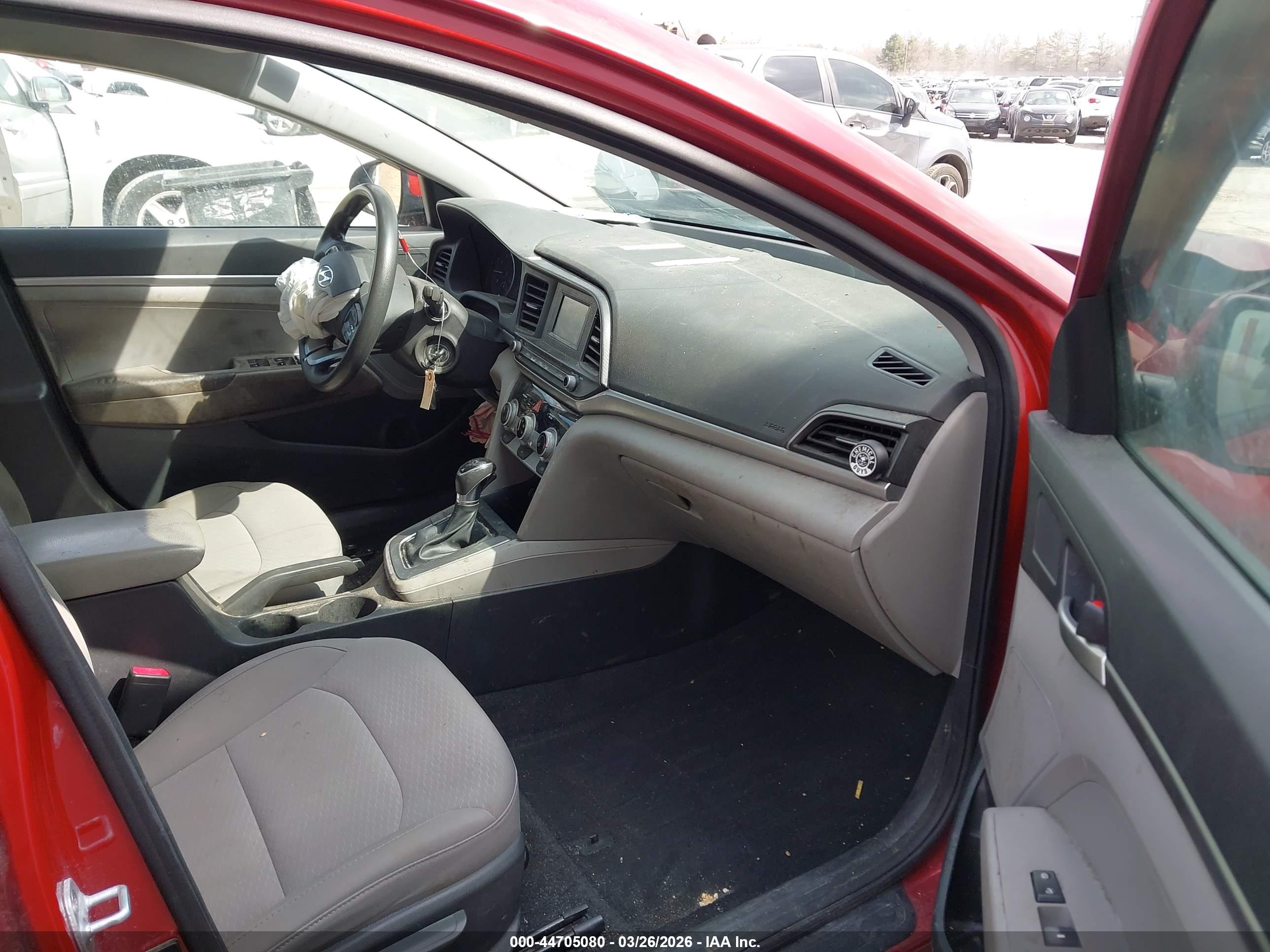 HYUNDAI ELANTRA image 5