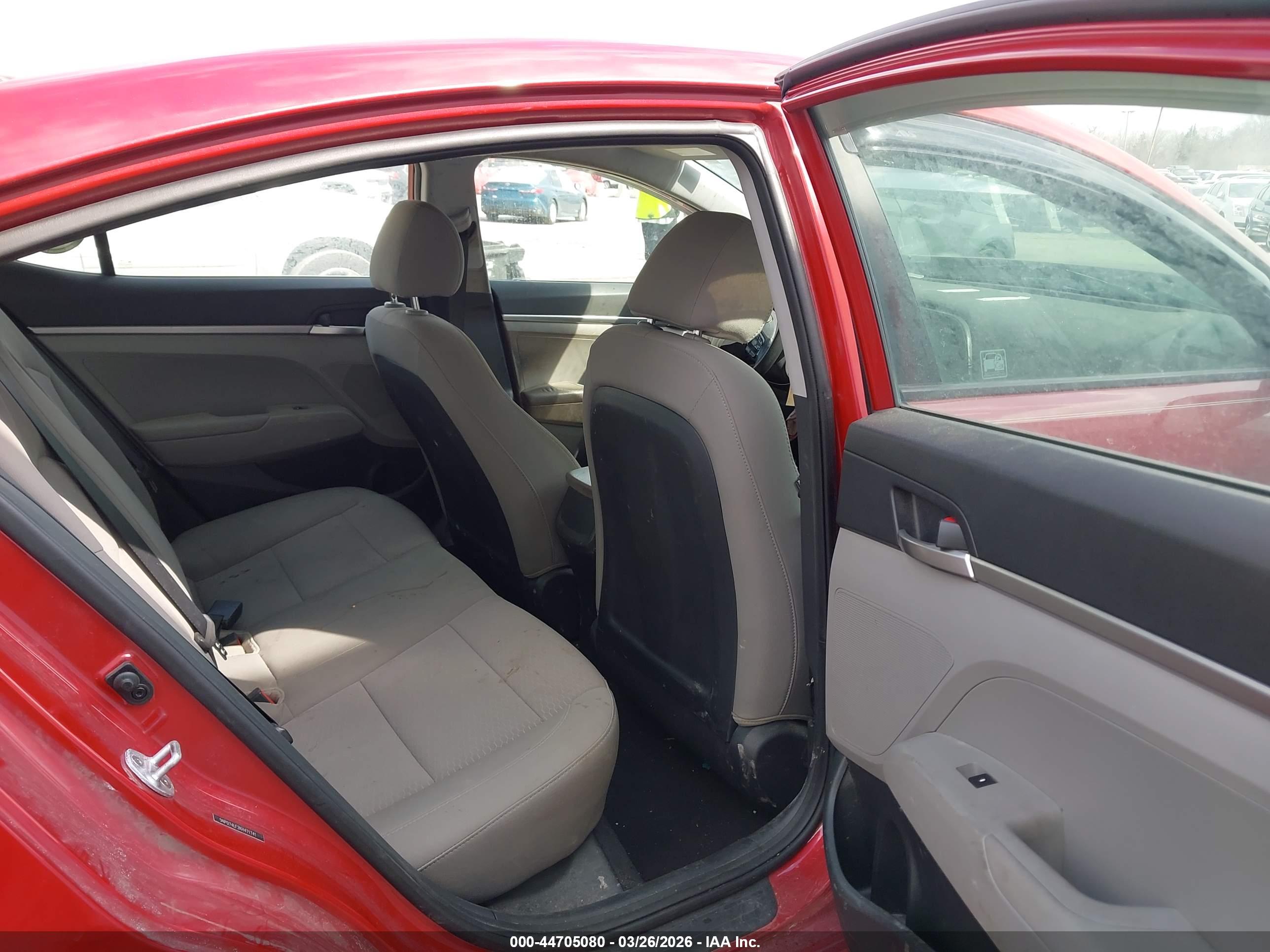 HYUNDAI ELANTRA image 8