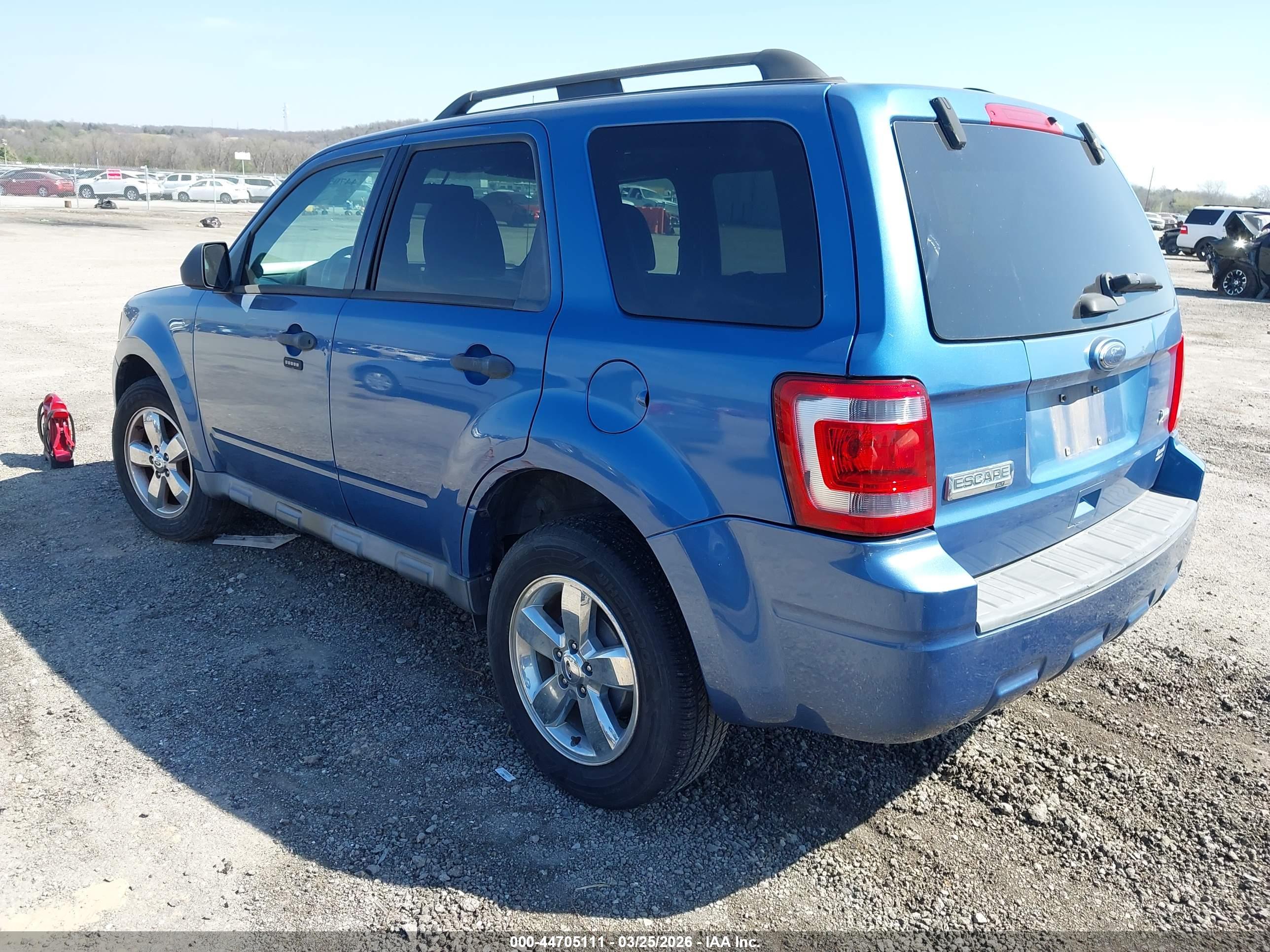 FORD ESCAPE image 3