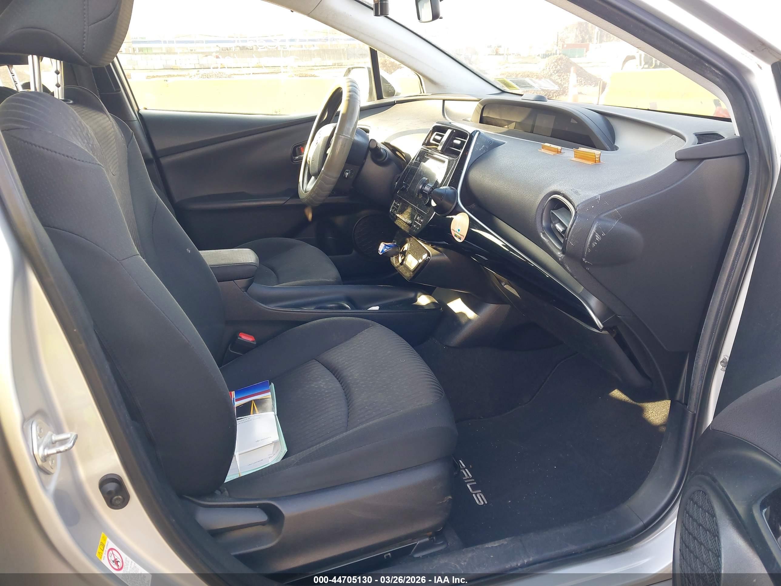 TOYOTA PRIUS image 5