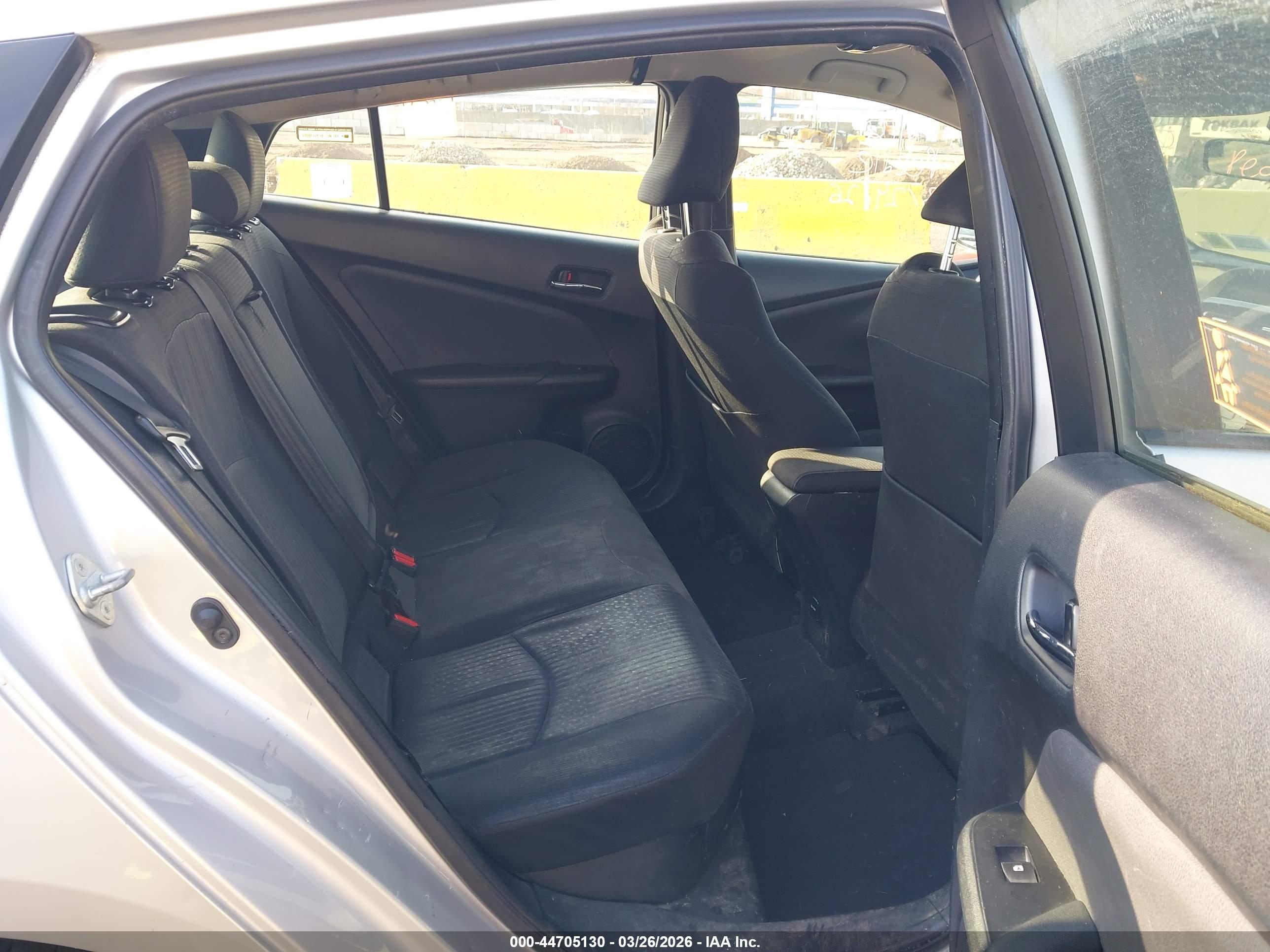 TOYOTA PRIUS image 8