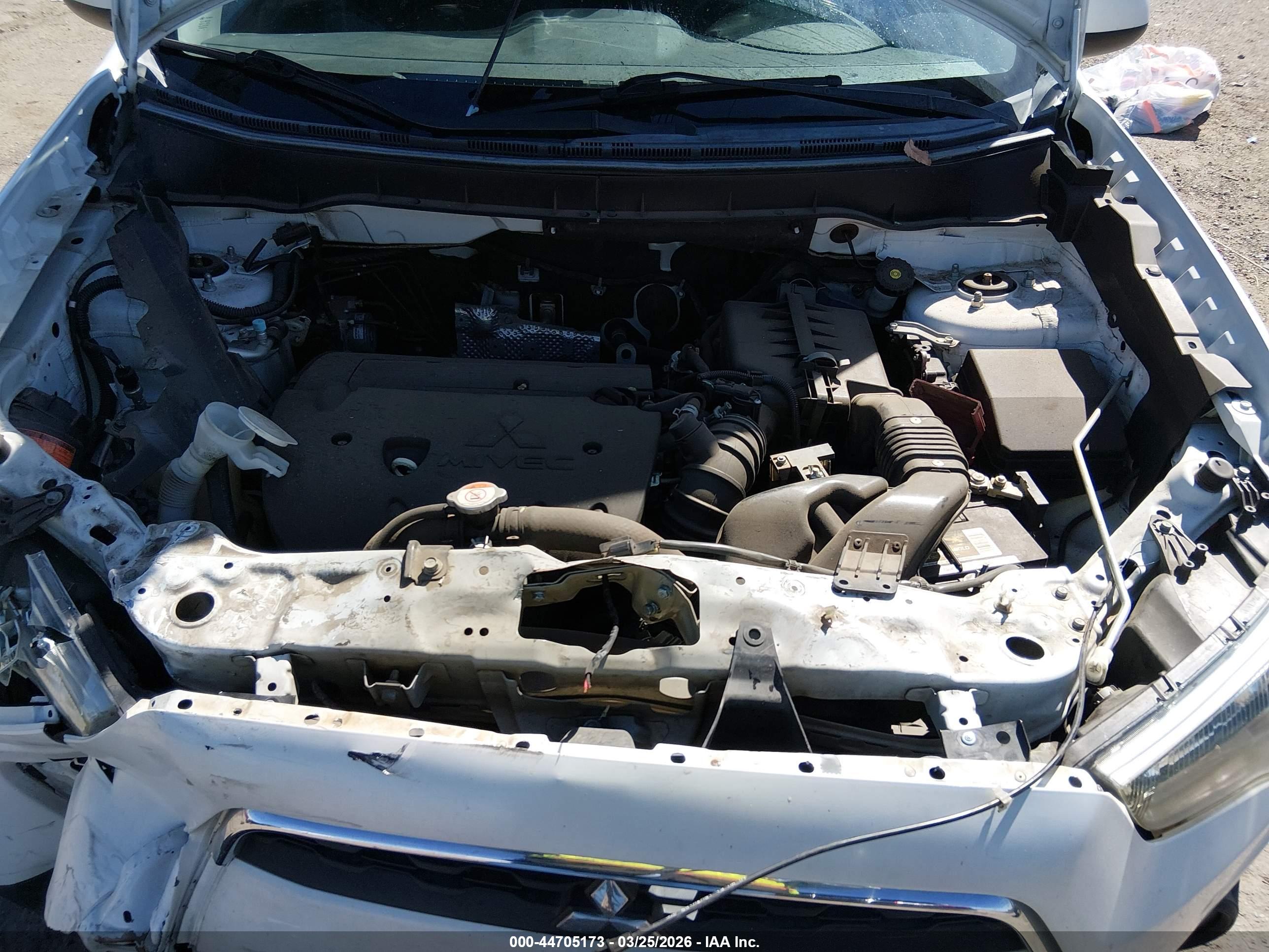 MITSUBISHI OUTLANDER image 10