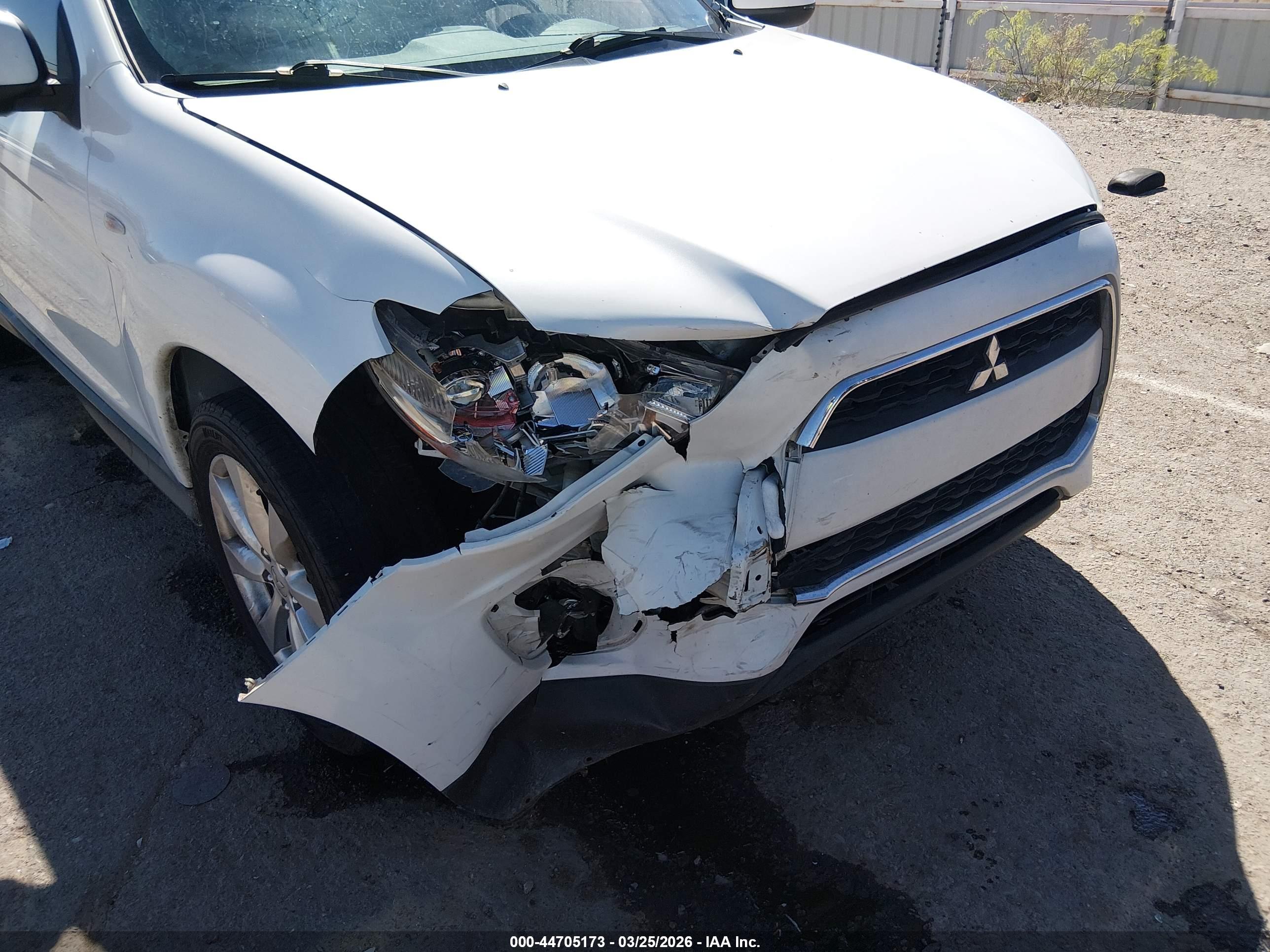 MITSUBISHI OUTLANDER image 6