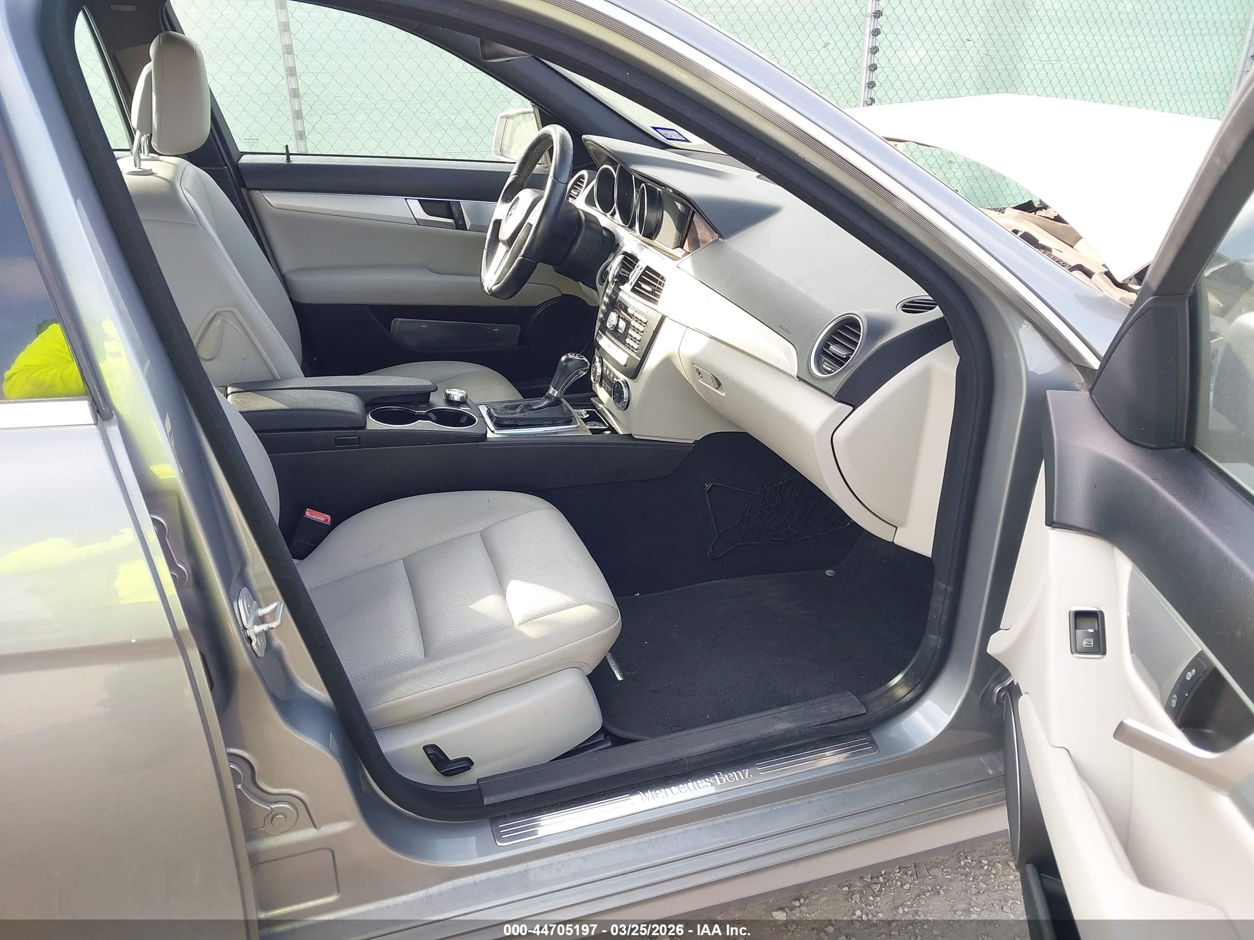 MERCEDES-BENZ C image 5