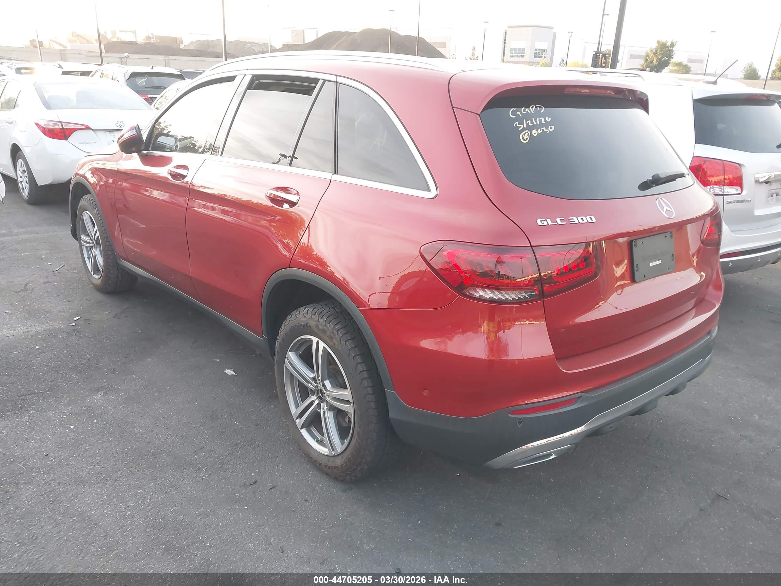 MERCEDES-BENZ GLC image 3