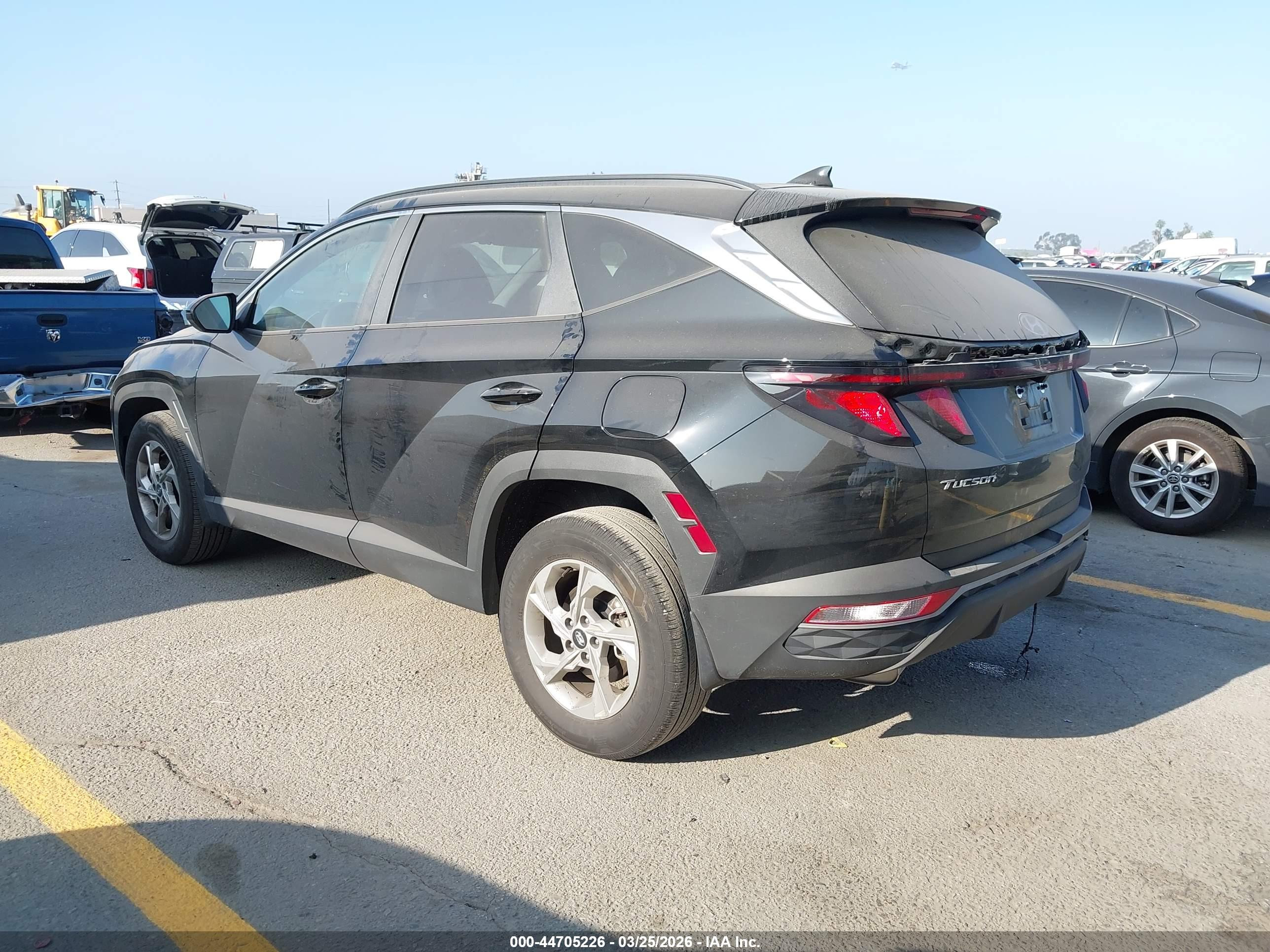 HYUNDAI TUCSON image 3