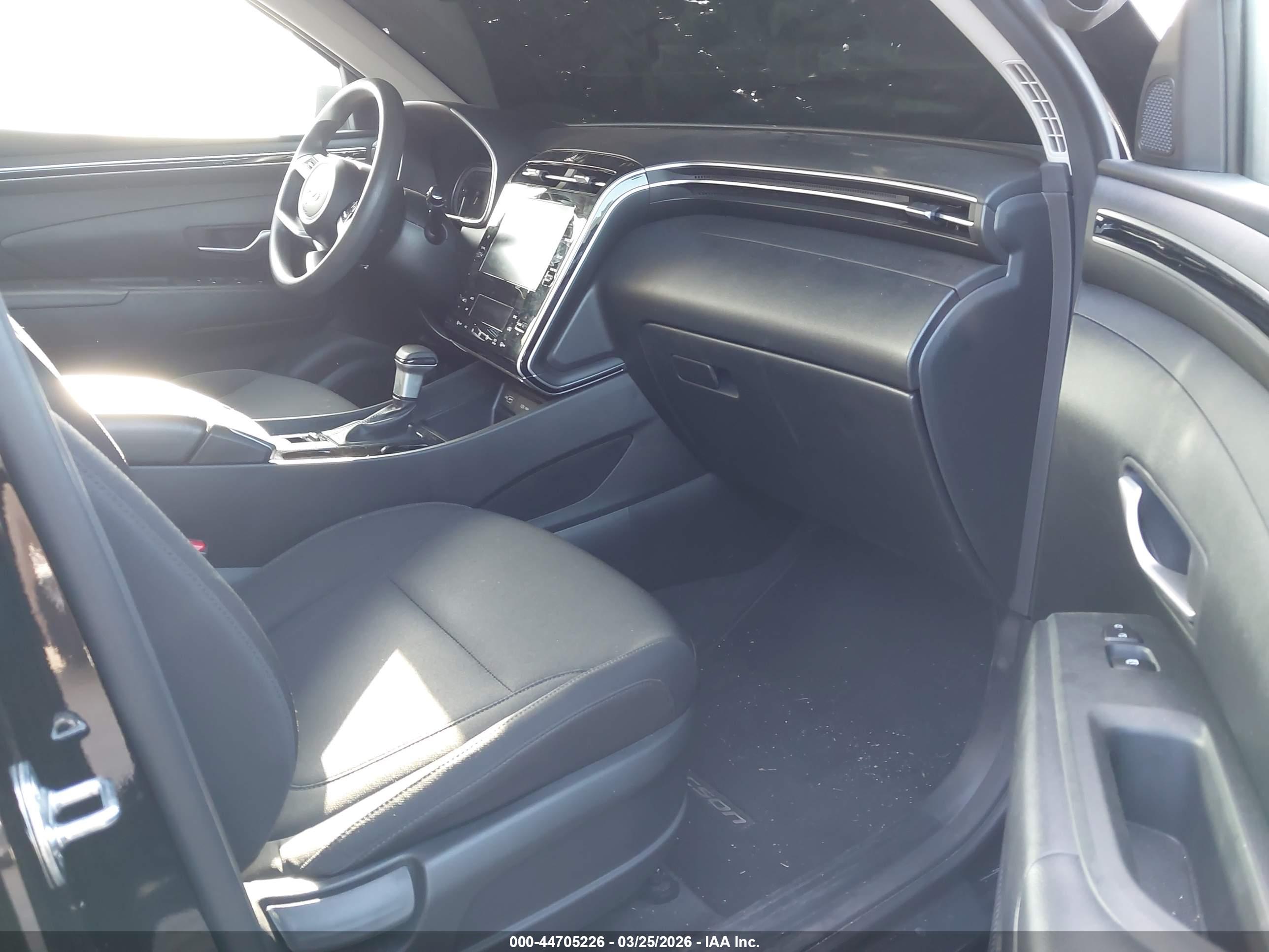 HYUNDAI TUCSON image 5