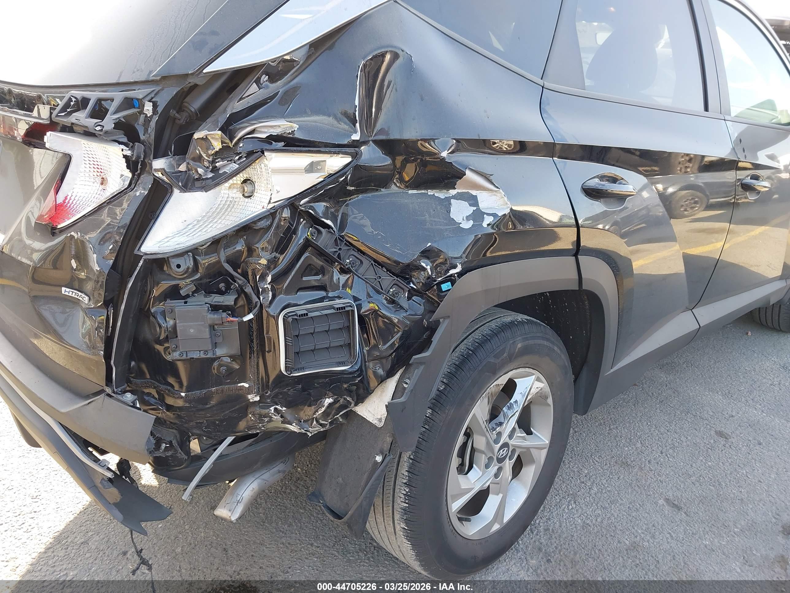 HYUNDAI TUCSON image 6