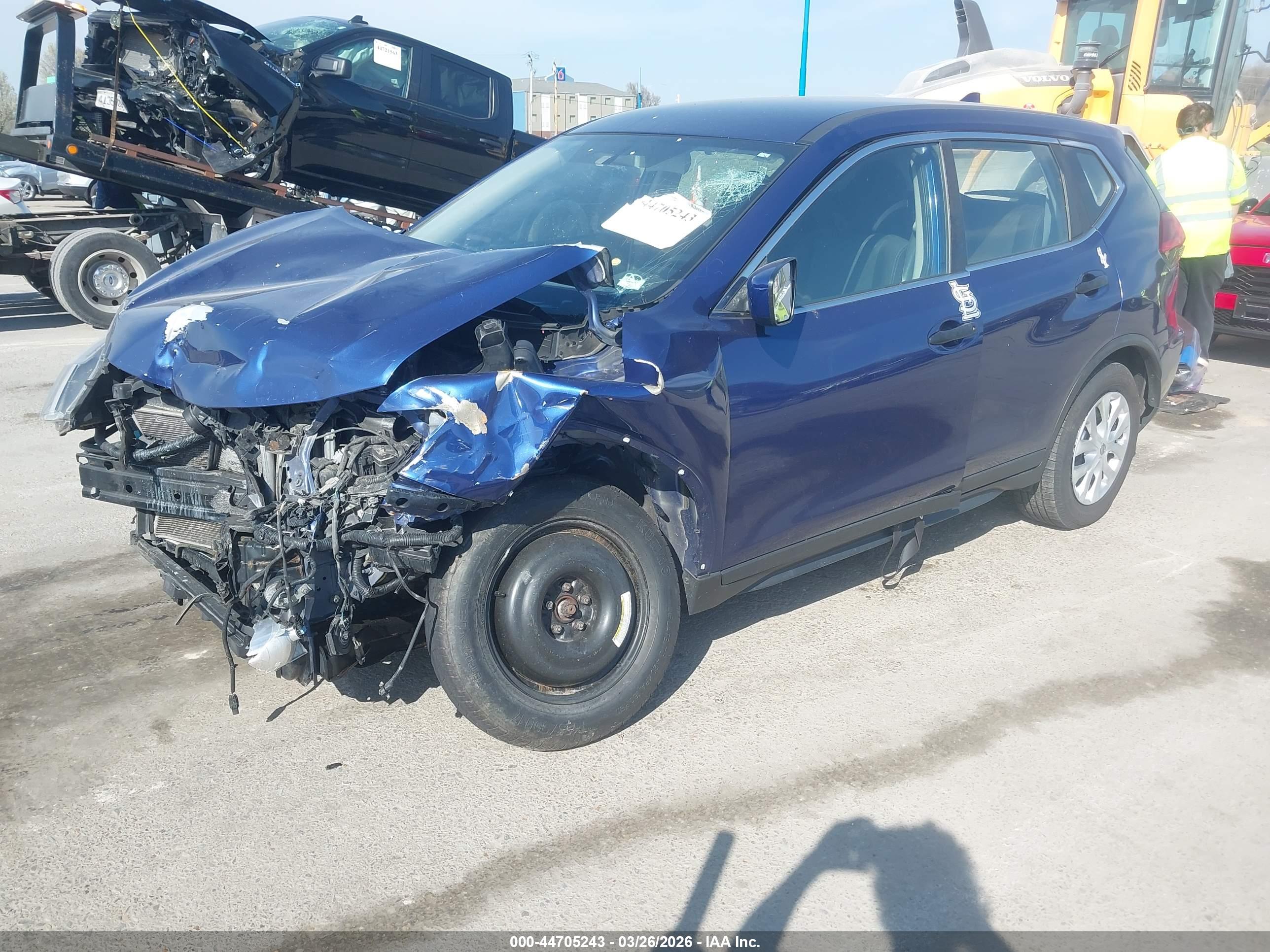 NISSAN ROGUE image 2