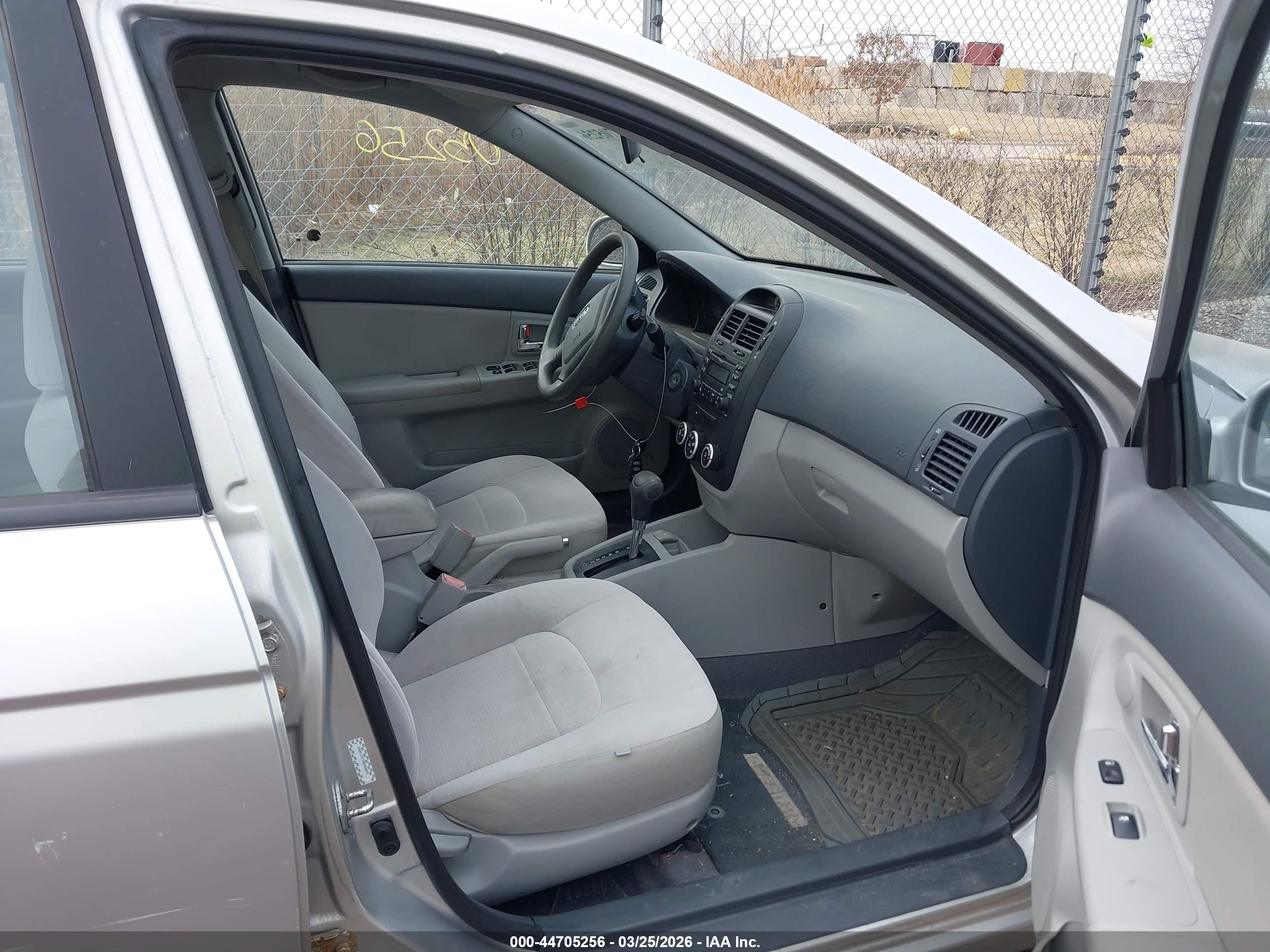 KIA SPECTRA image 5