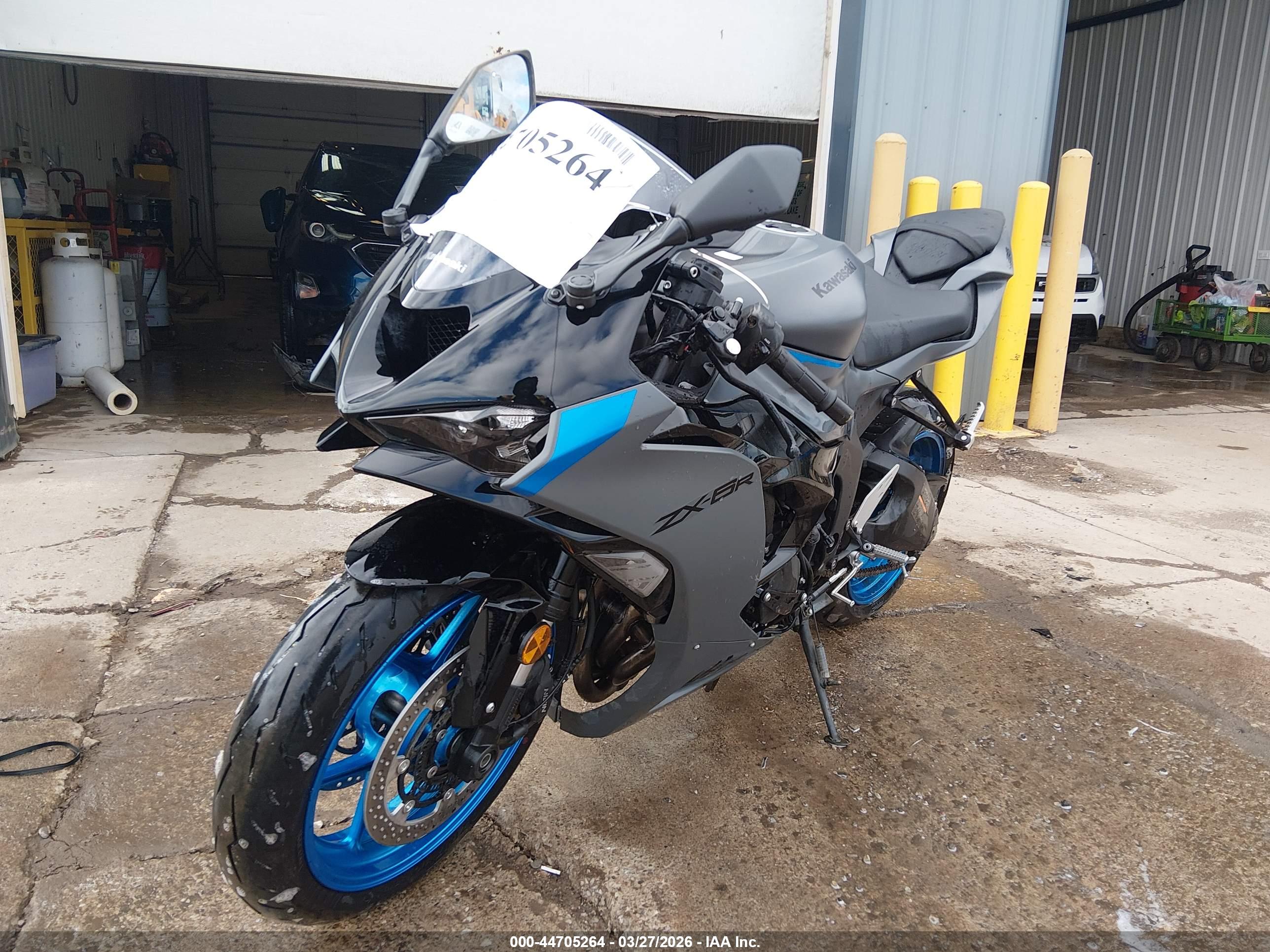 KAWASAKI ZX636 image 2