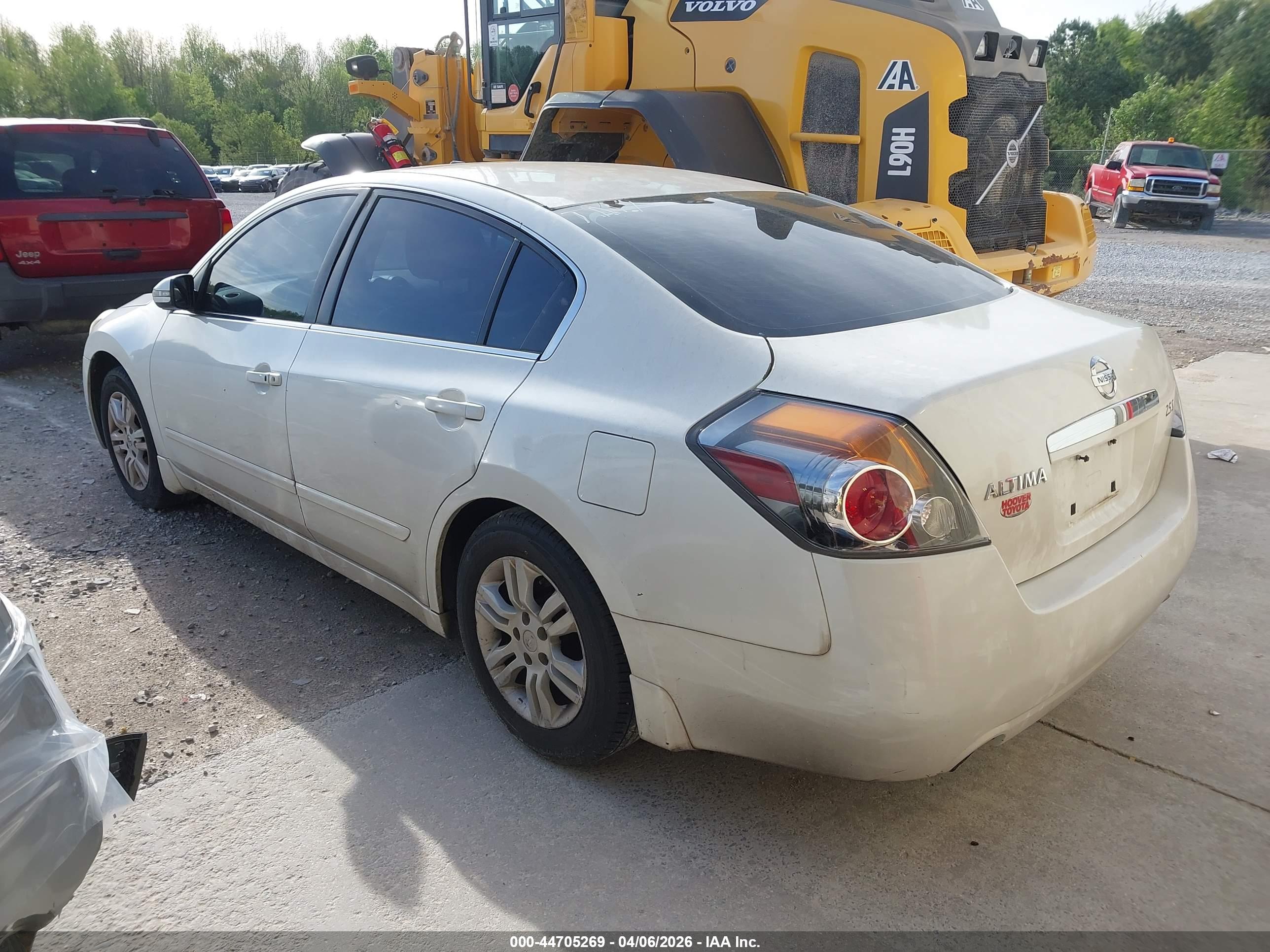 NISSAN ALTIMA image 3