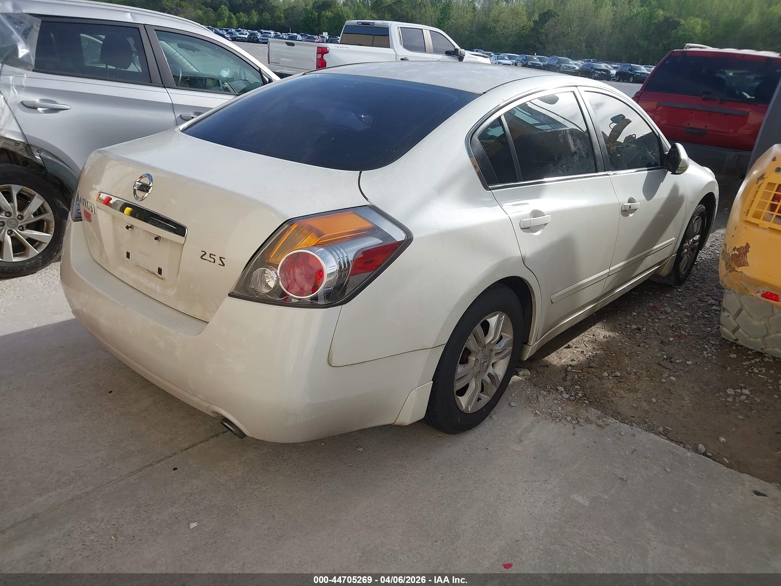 NISSAN ALTIMA image 4