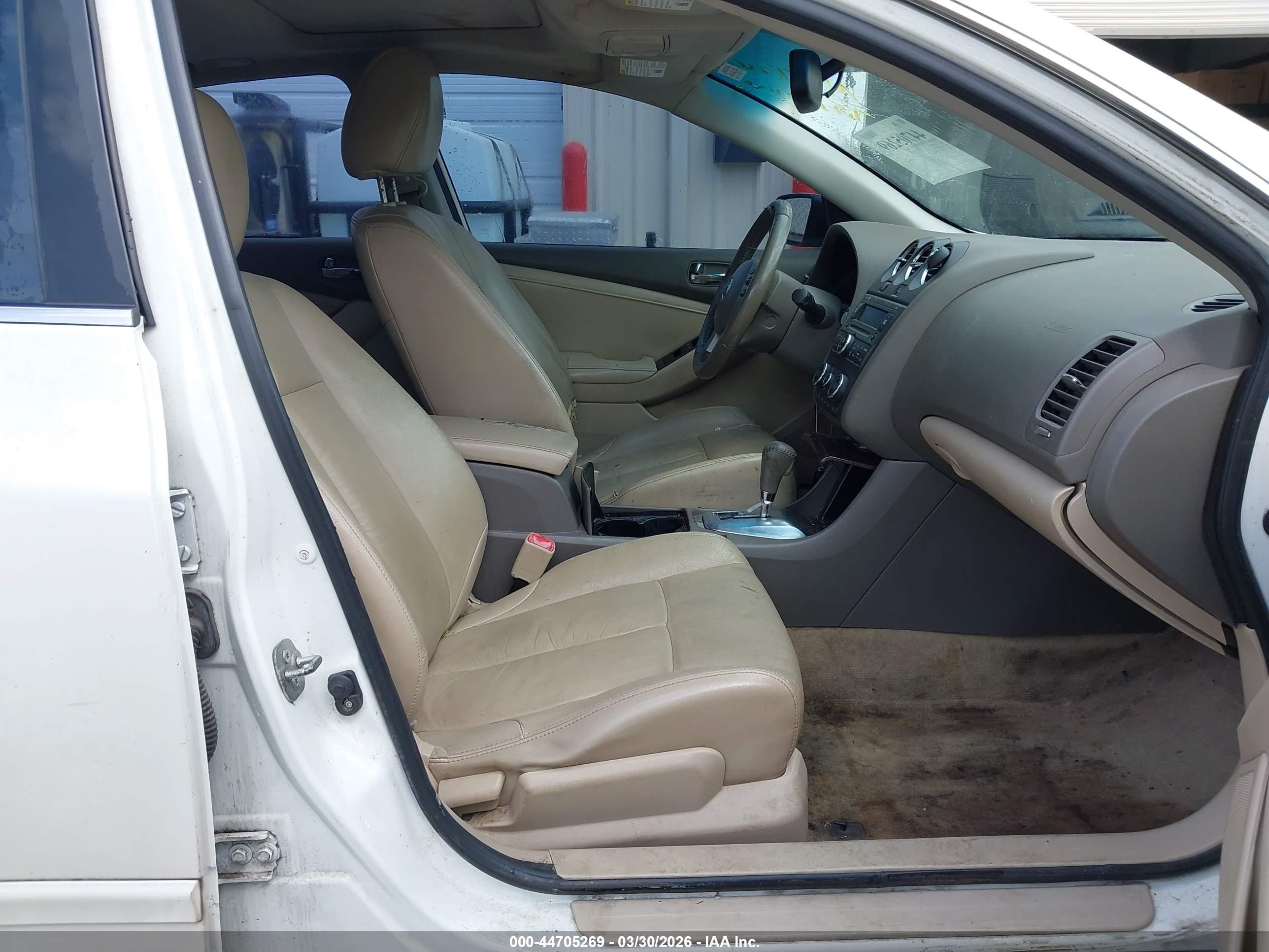 NISSAN ALTIMA image 5