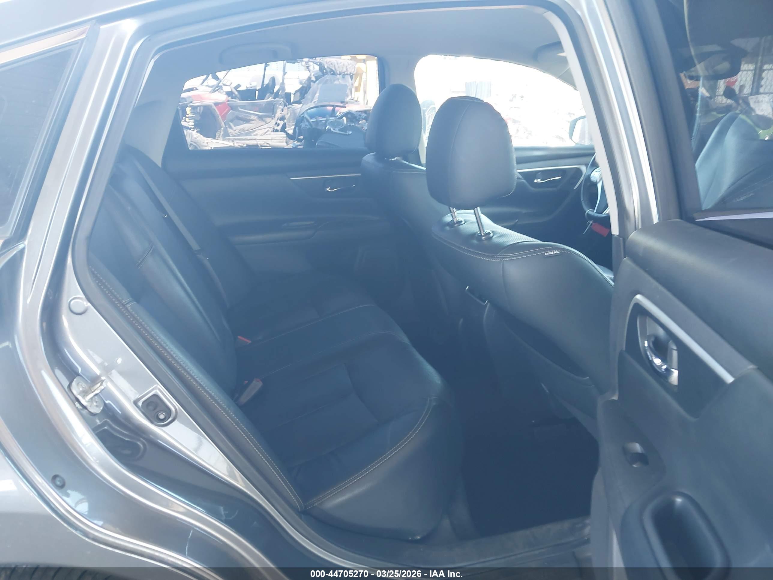NISSAN ALTIMA image 8