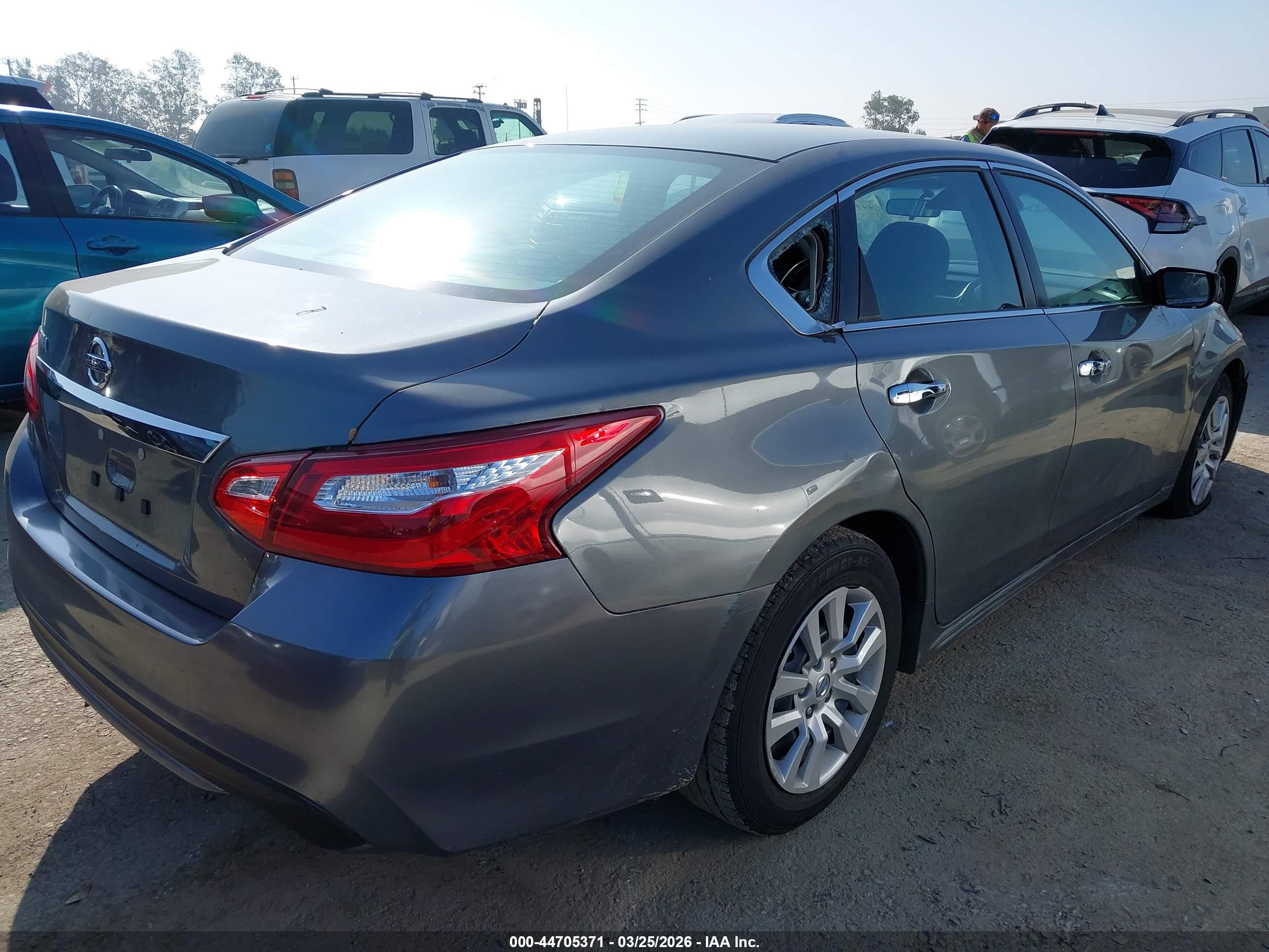 NISSAN ALTIMA image 4