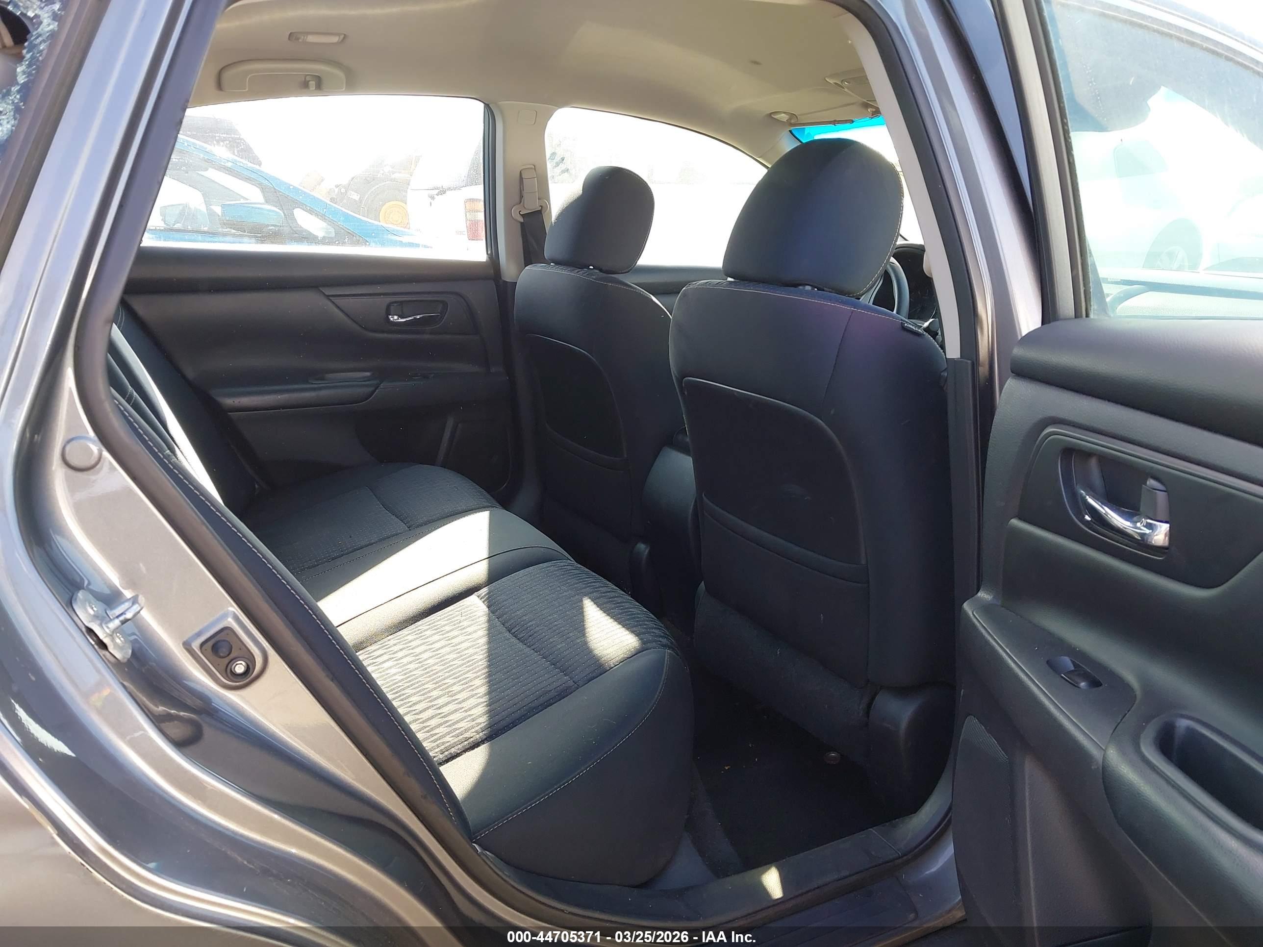NISSAN ALTIMA image 8