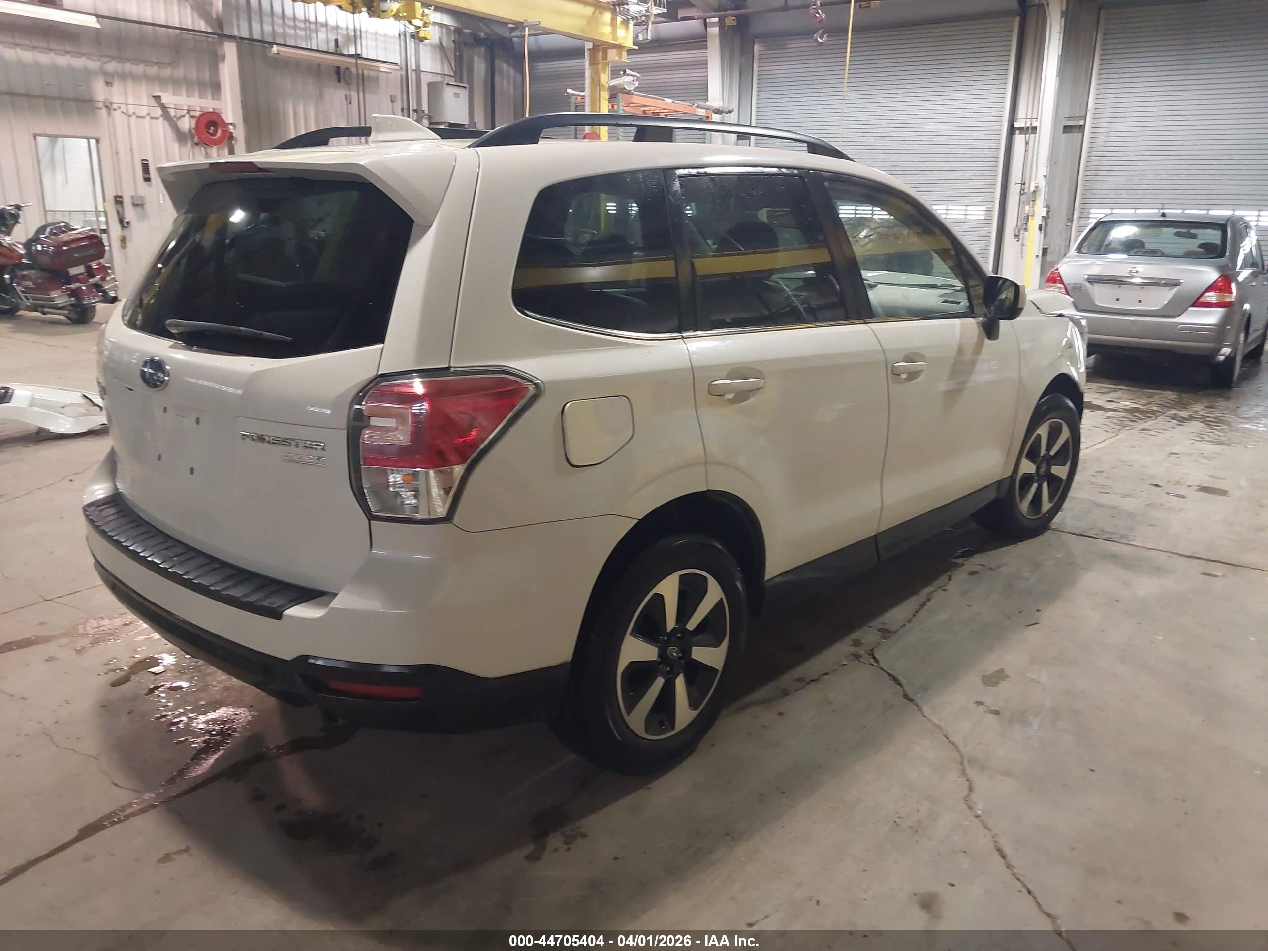 SUBARU FORESTER image 4