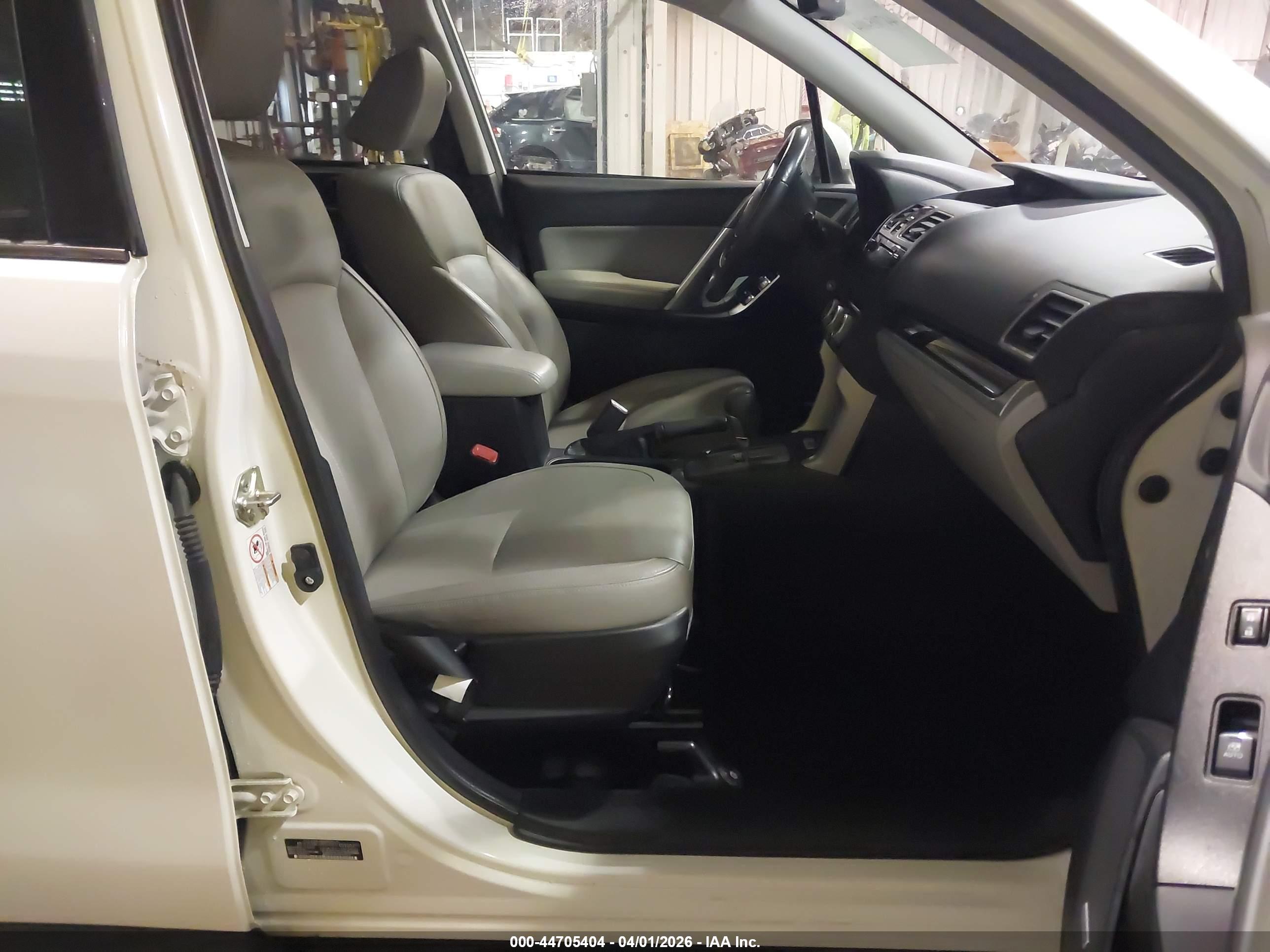 SUBARU FORESTER image 5