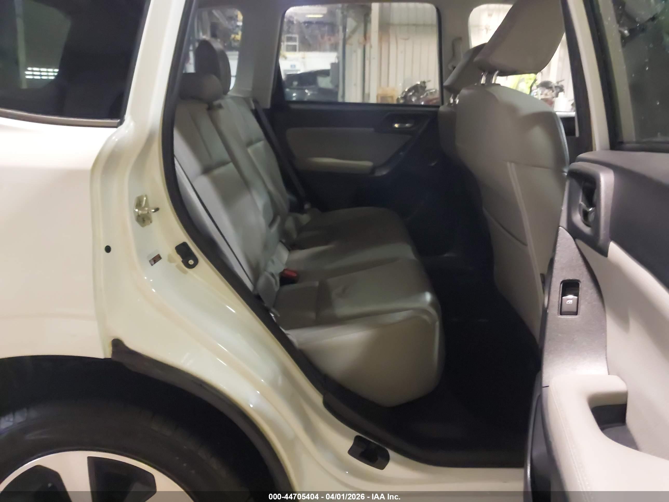 SUBARU FORESTER image 8