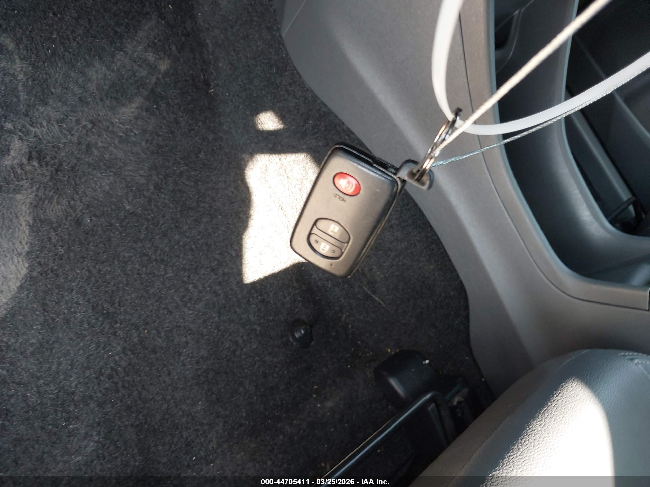 TOYOTA PRIUS image 11