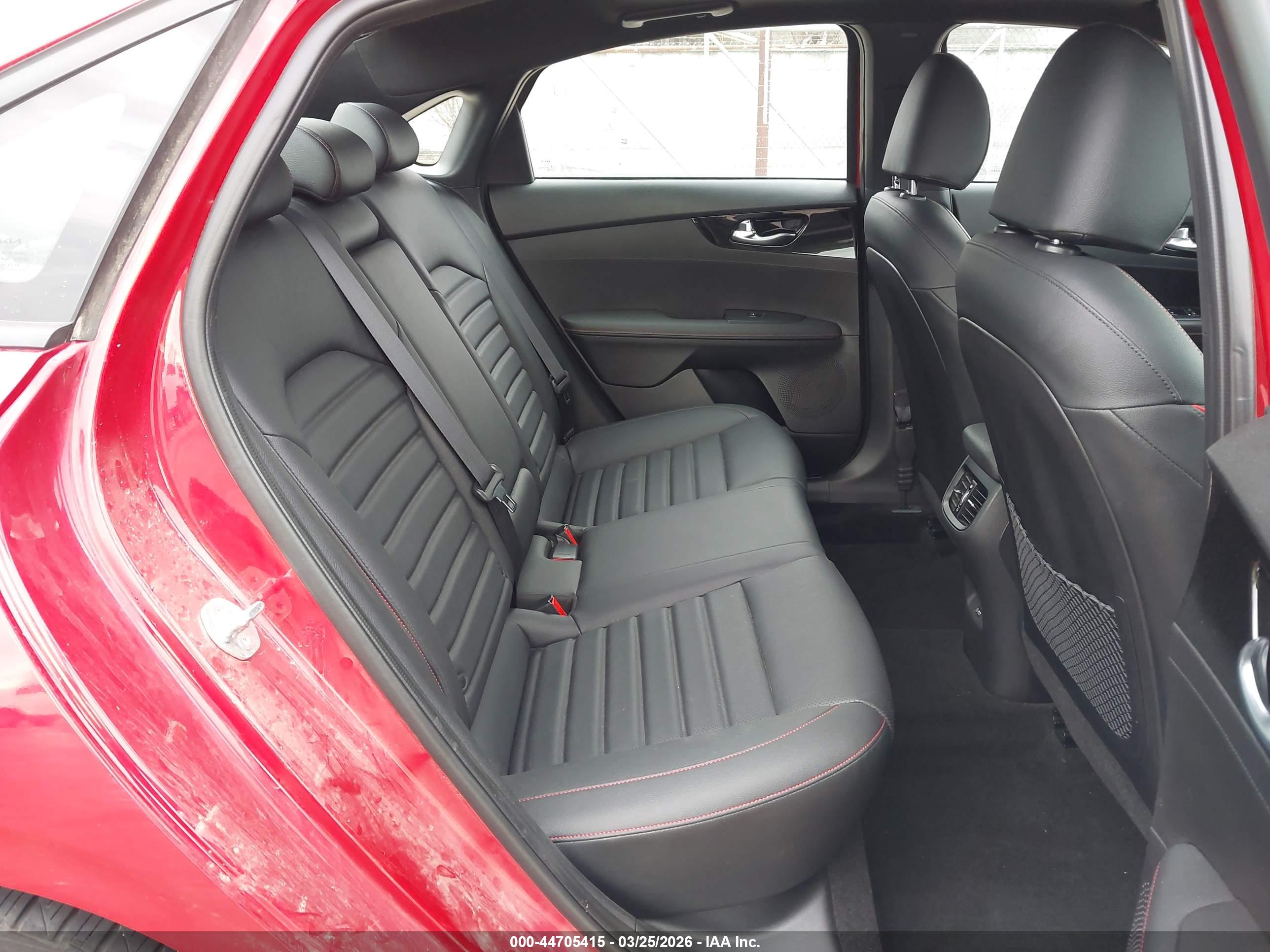 KIA FORTE image 8