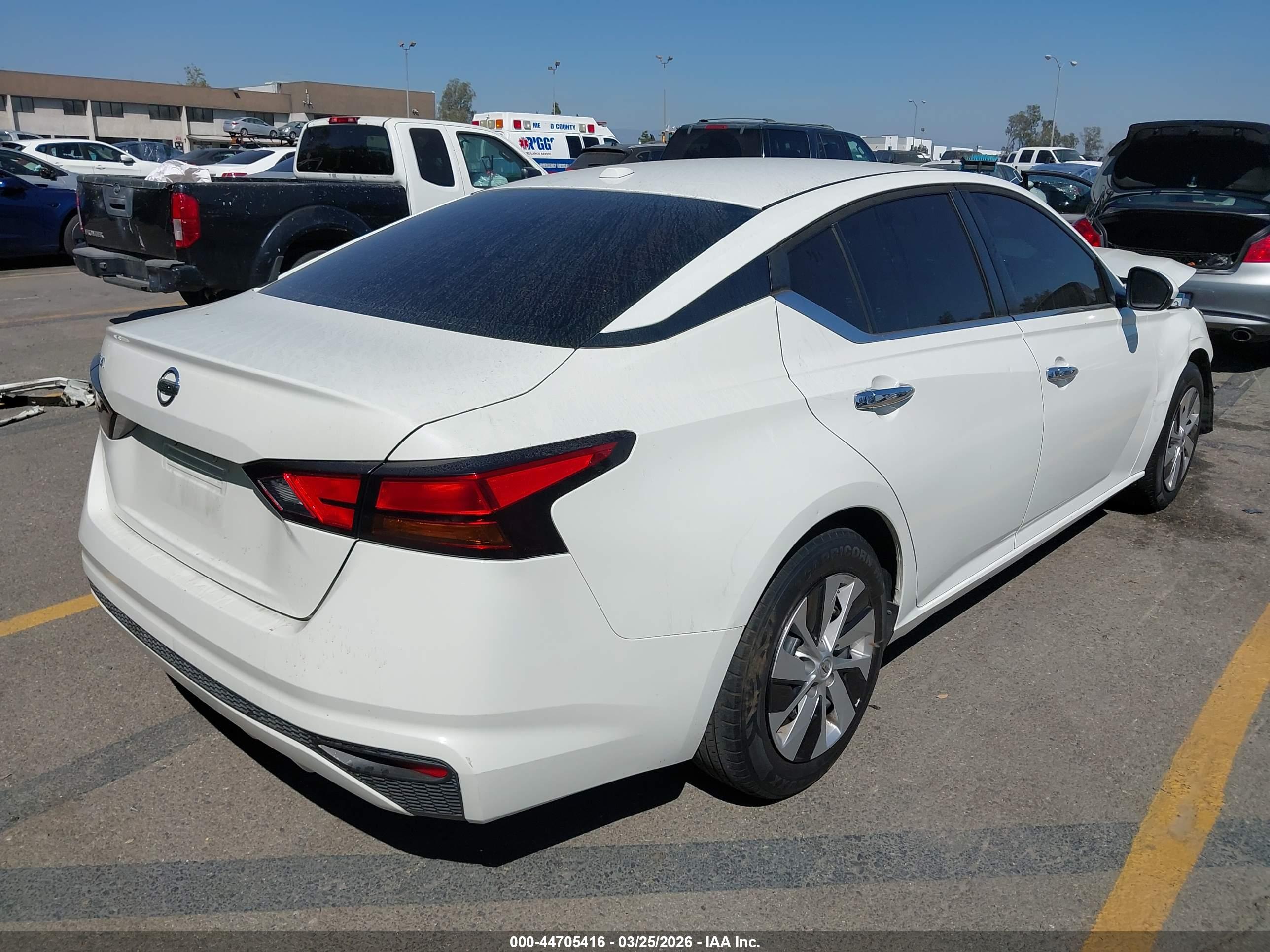 NISSAN ALTIMA image 4