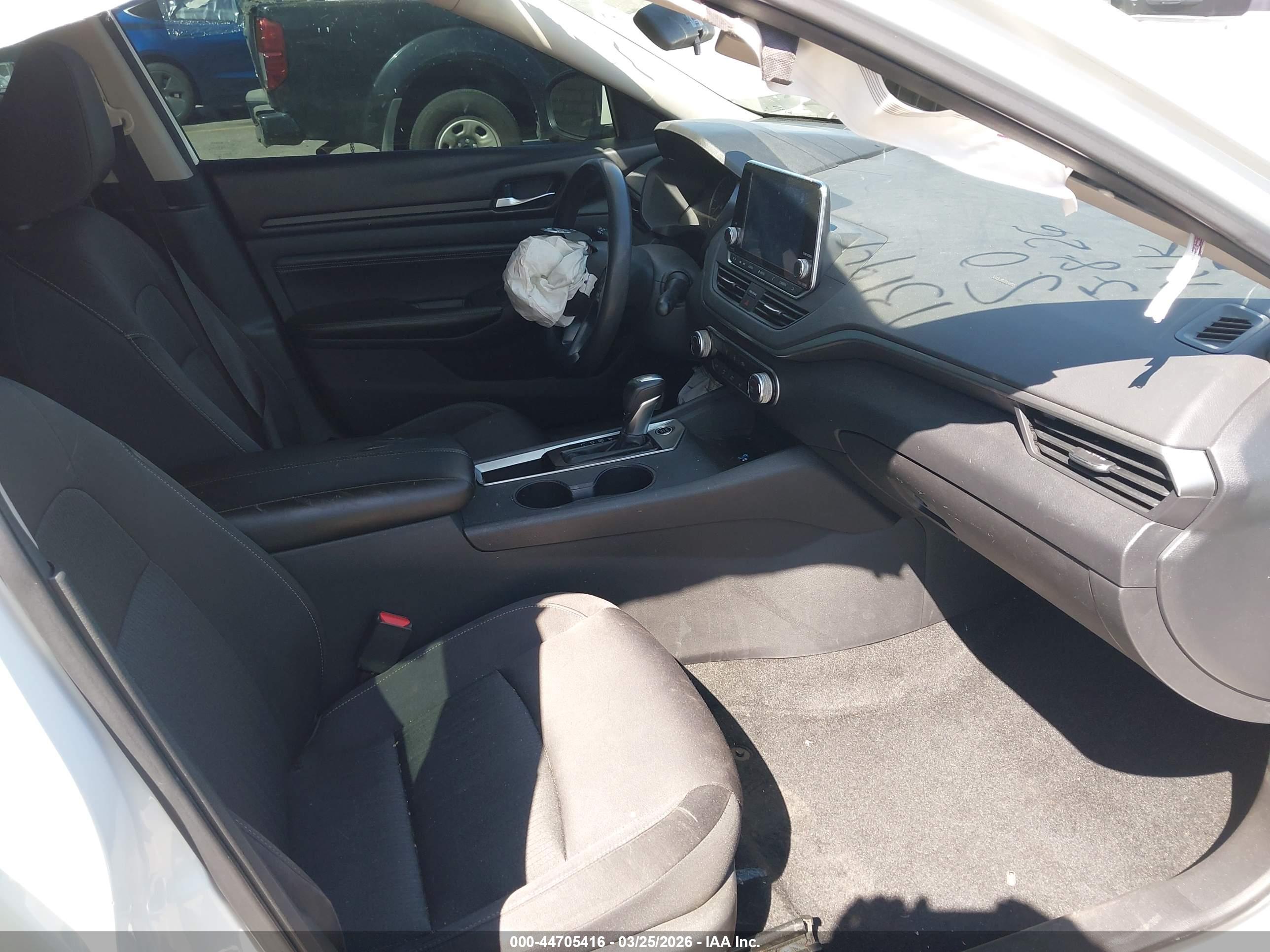 NISSAN ALTIMA image 5