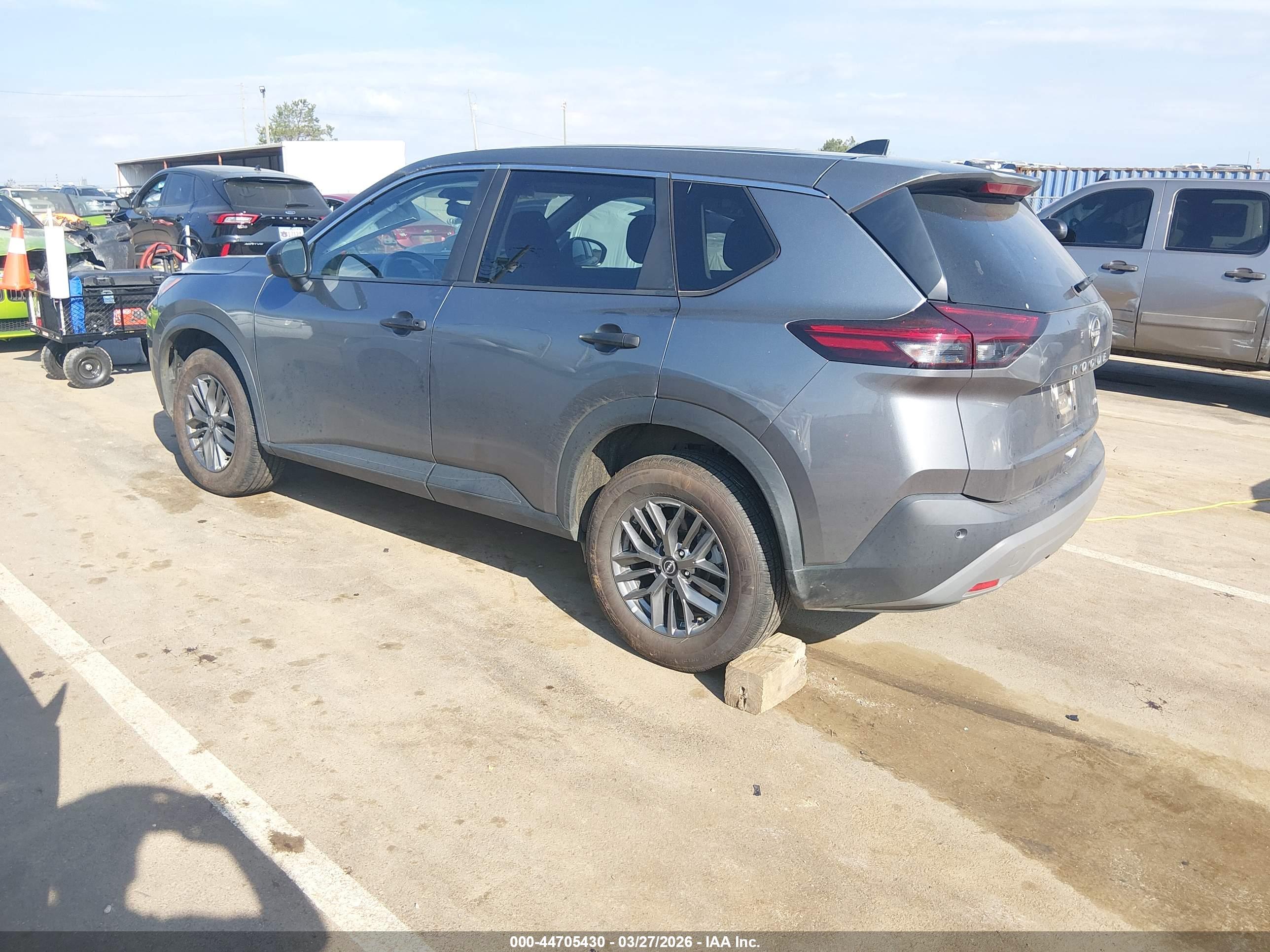 NISSAN ROGUE image 3