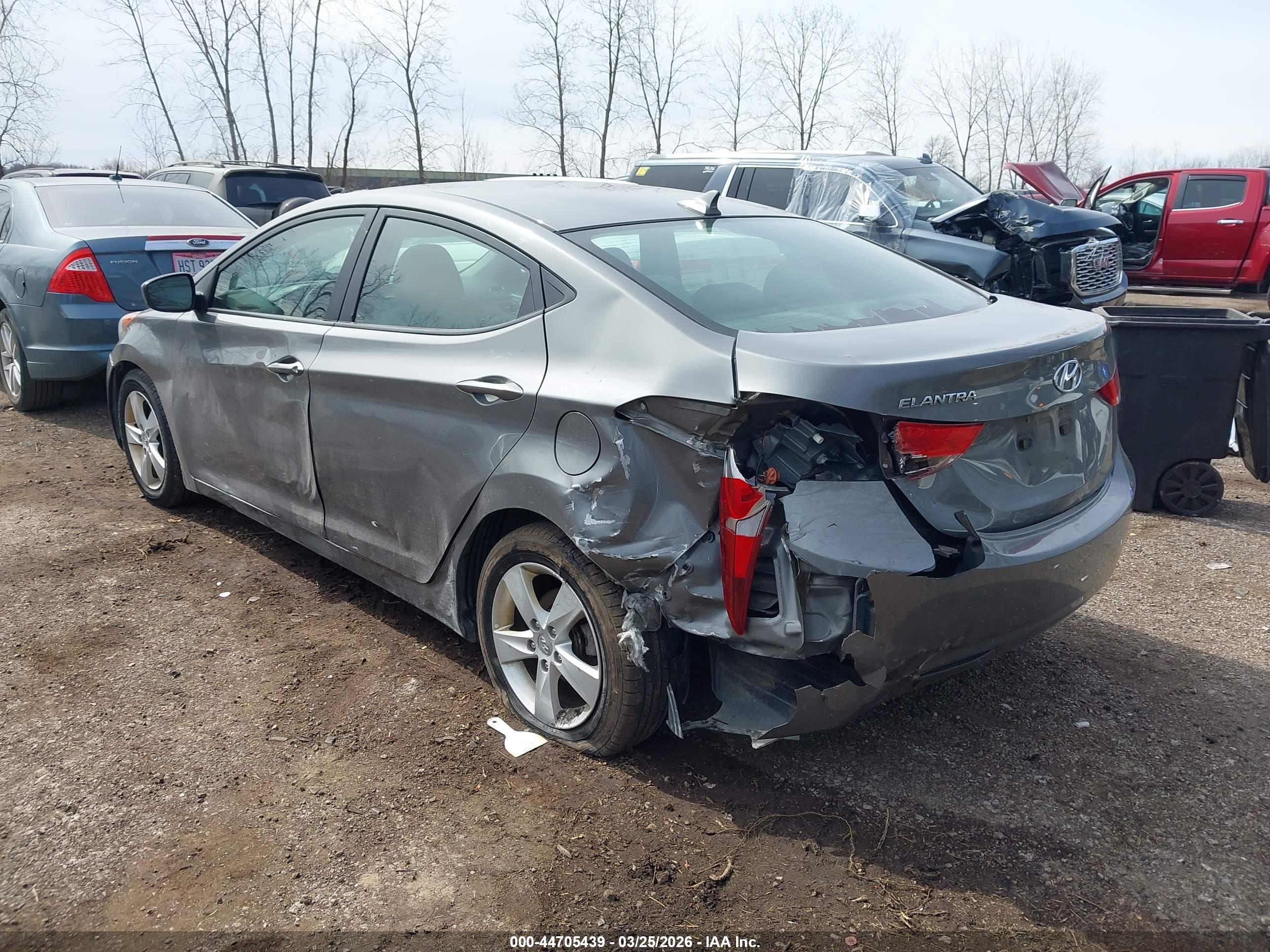 HYUNDAI ELANTRA image 3