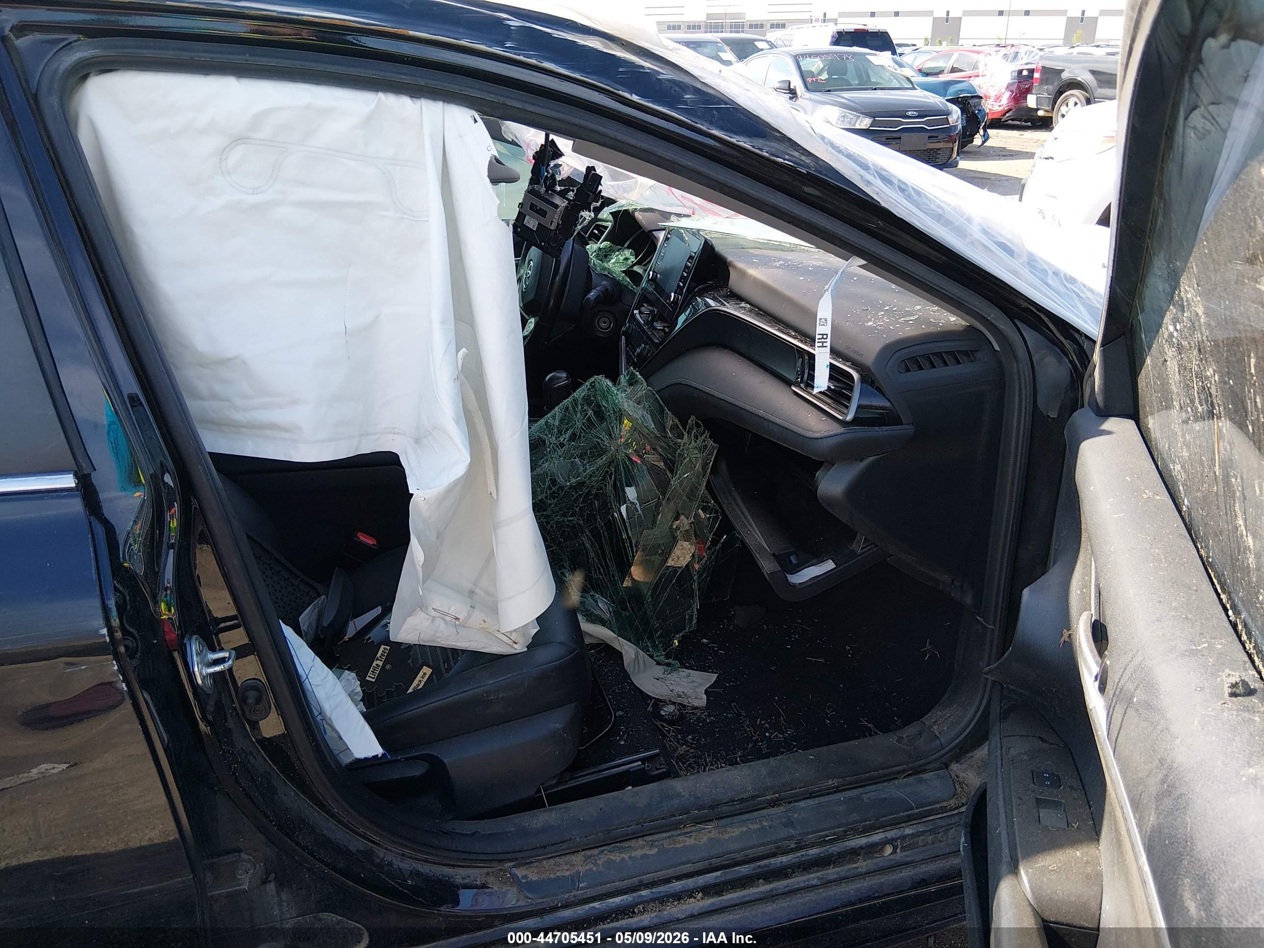 TOYOTA CAMRY image 5