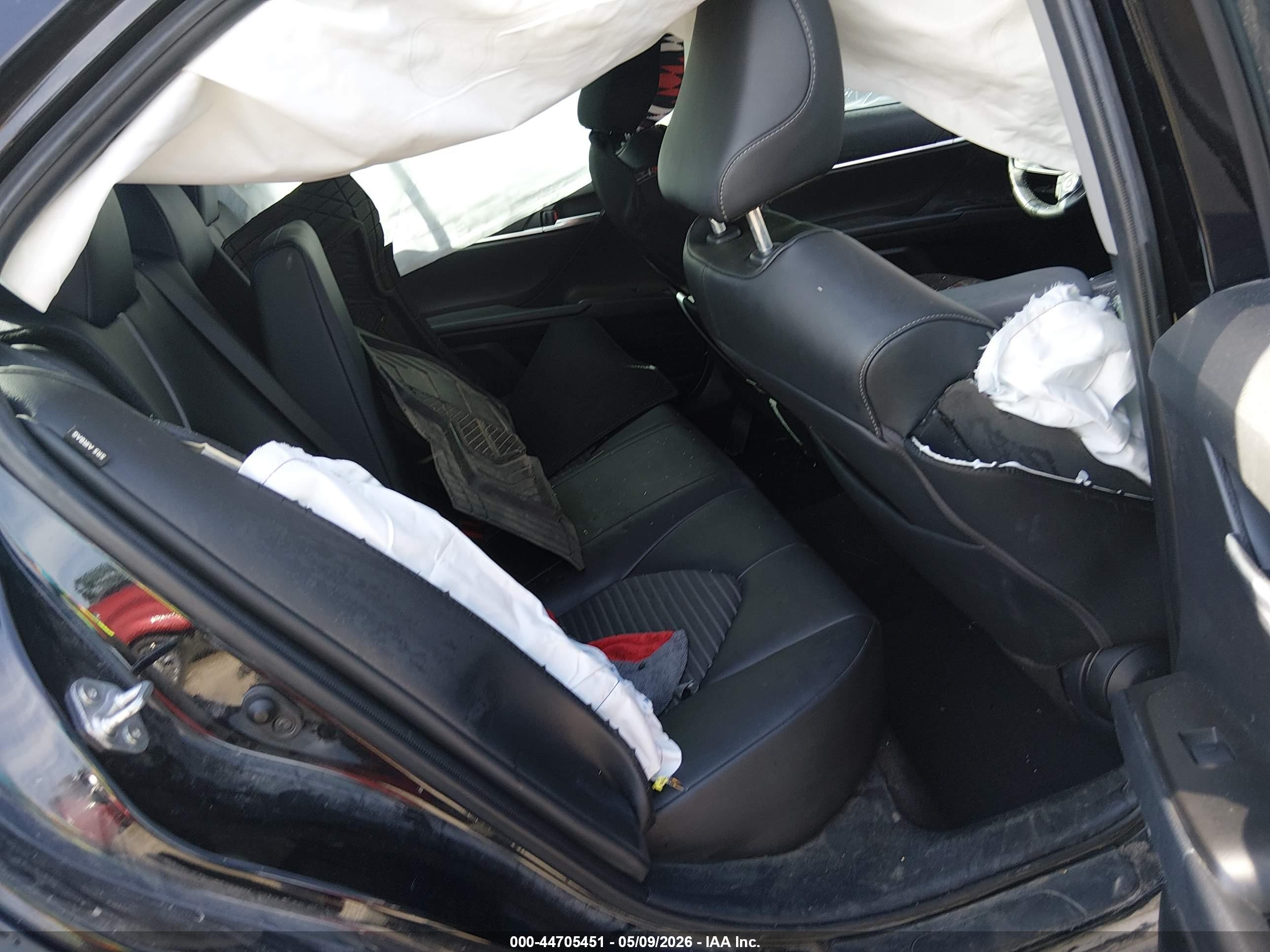 TOYOTA CAMRY image 8