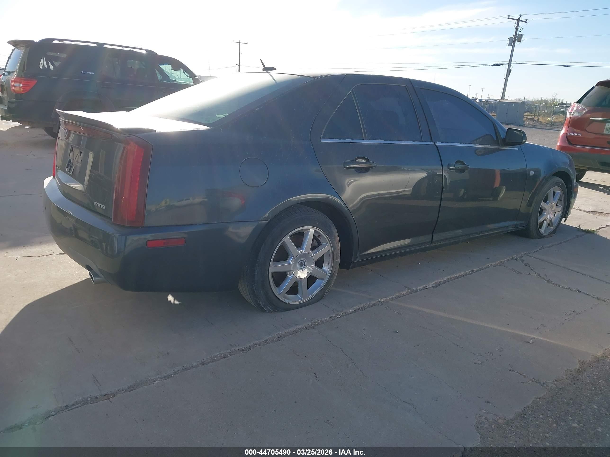 CADILLAC STS image 4