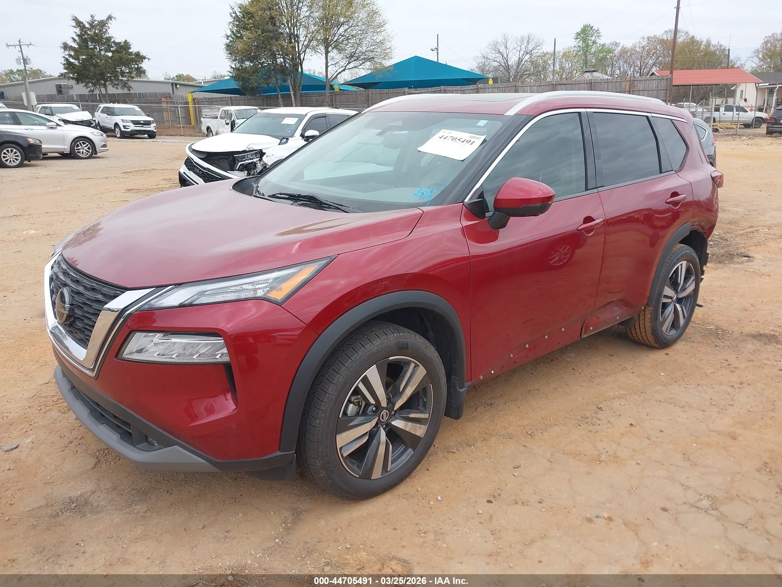NISSAN ROGUE image 2