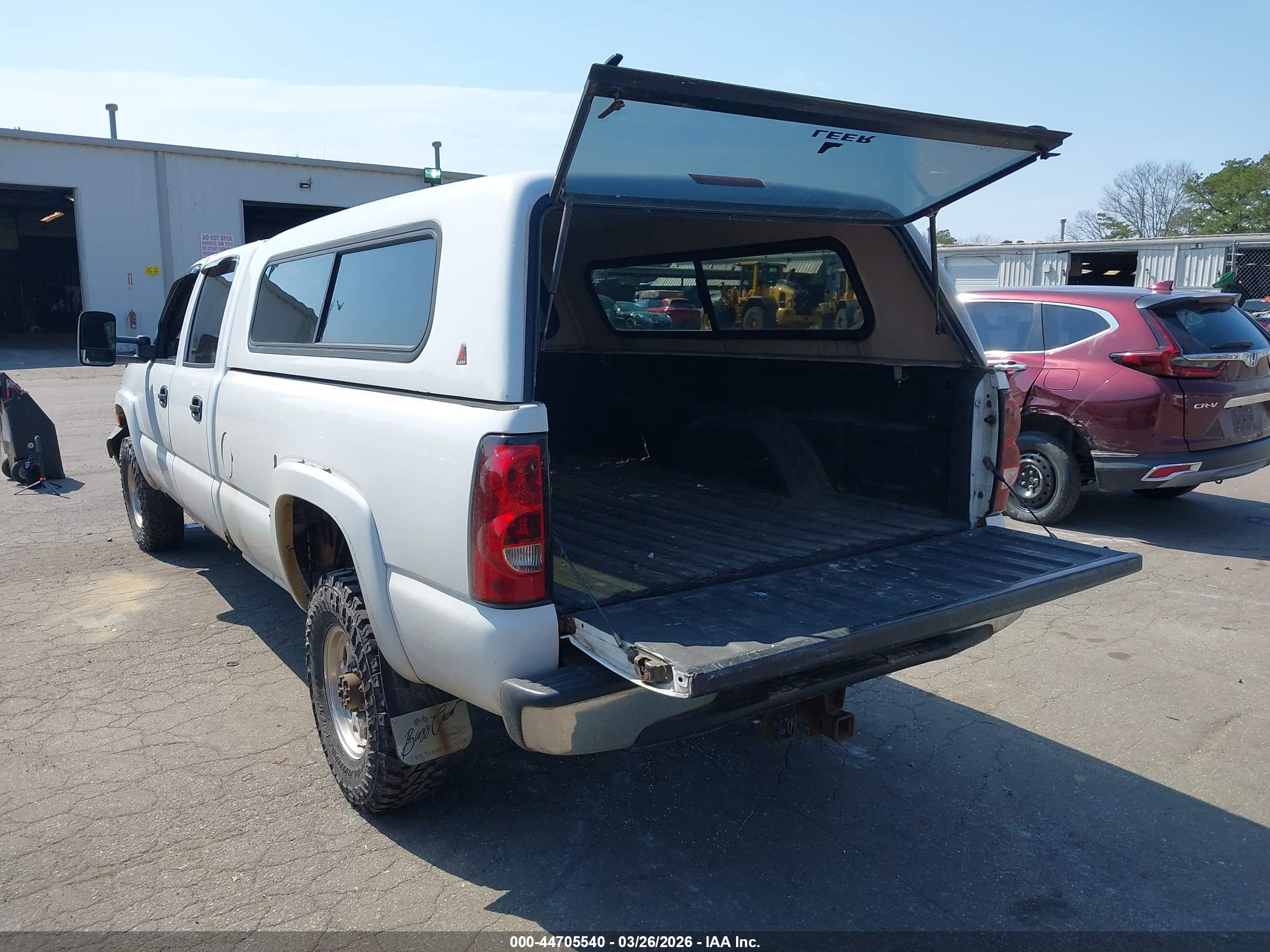 CHEVROLET SILVERADO image 3