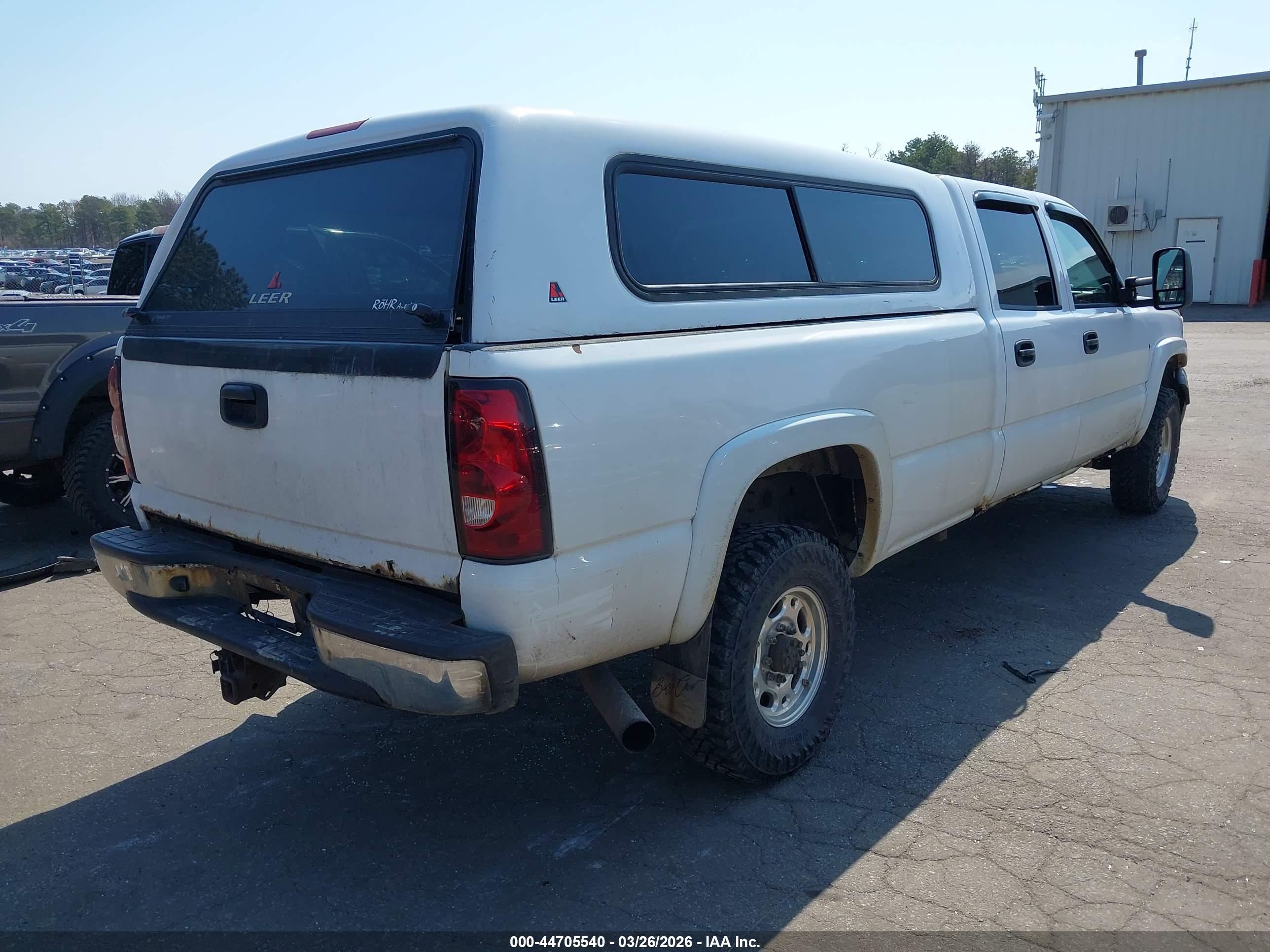 CHEVROLET SILVERADO image 4