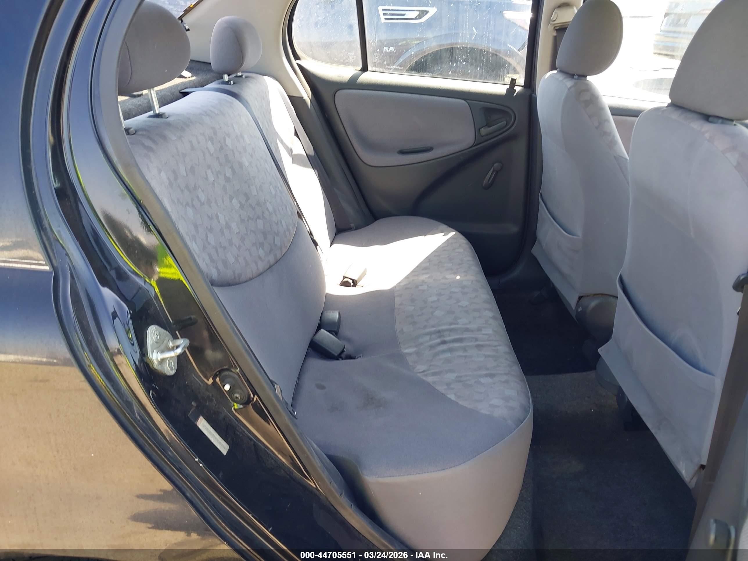 TOYOTA ECHO image 8