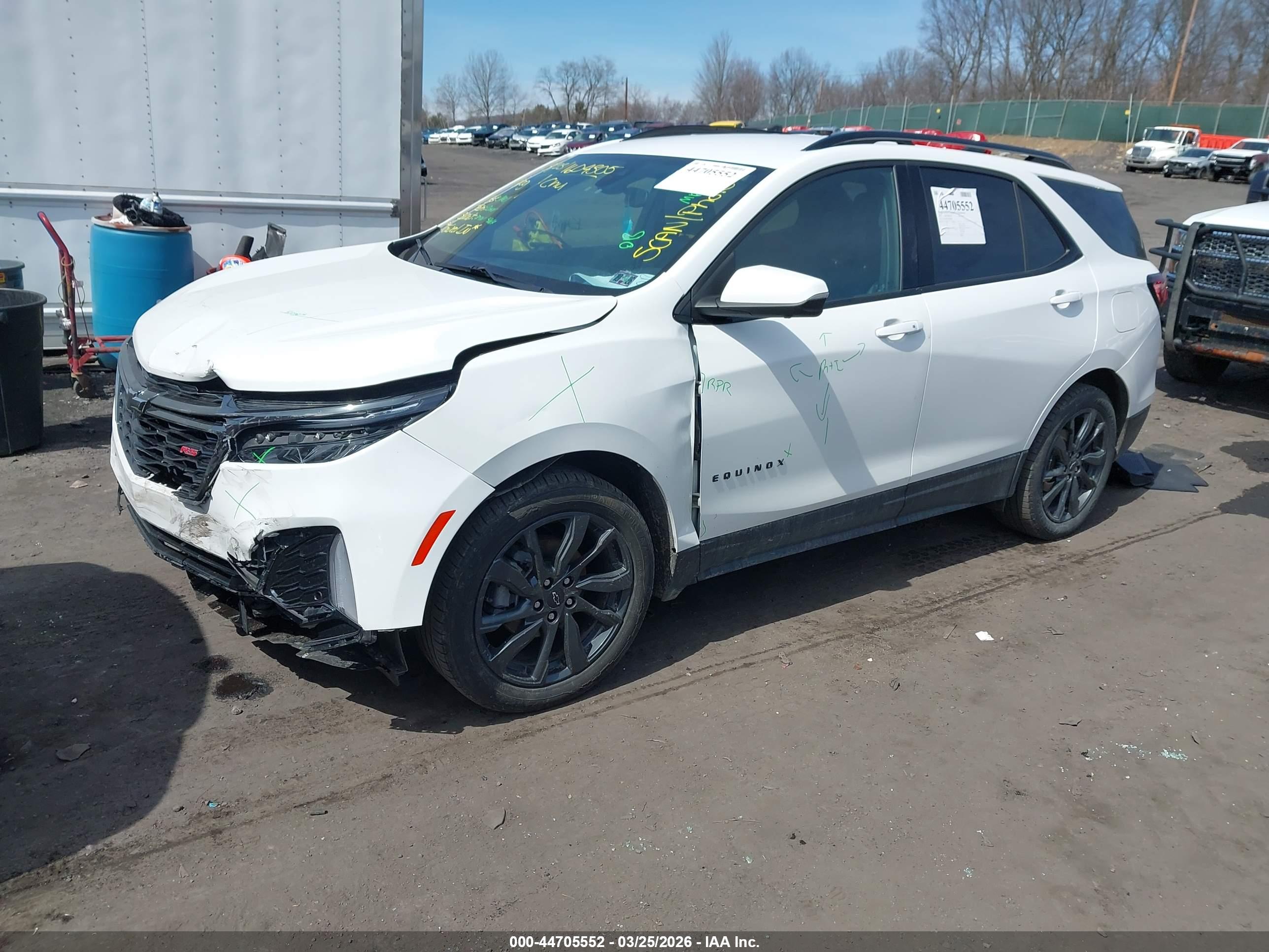 CHEVROLET EQUINOX image 2