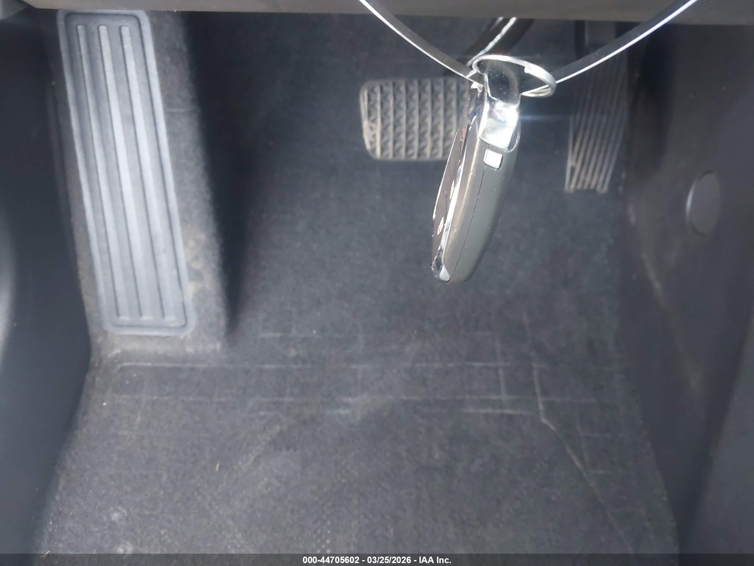 CHEVROLET EQUINOX image 11