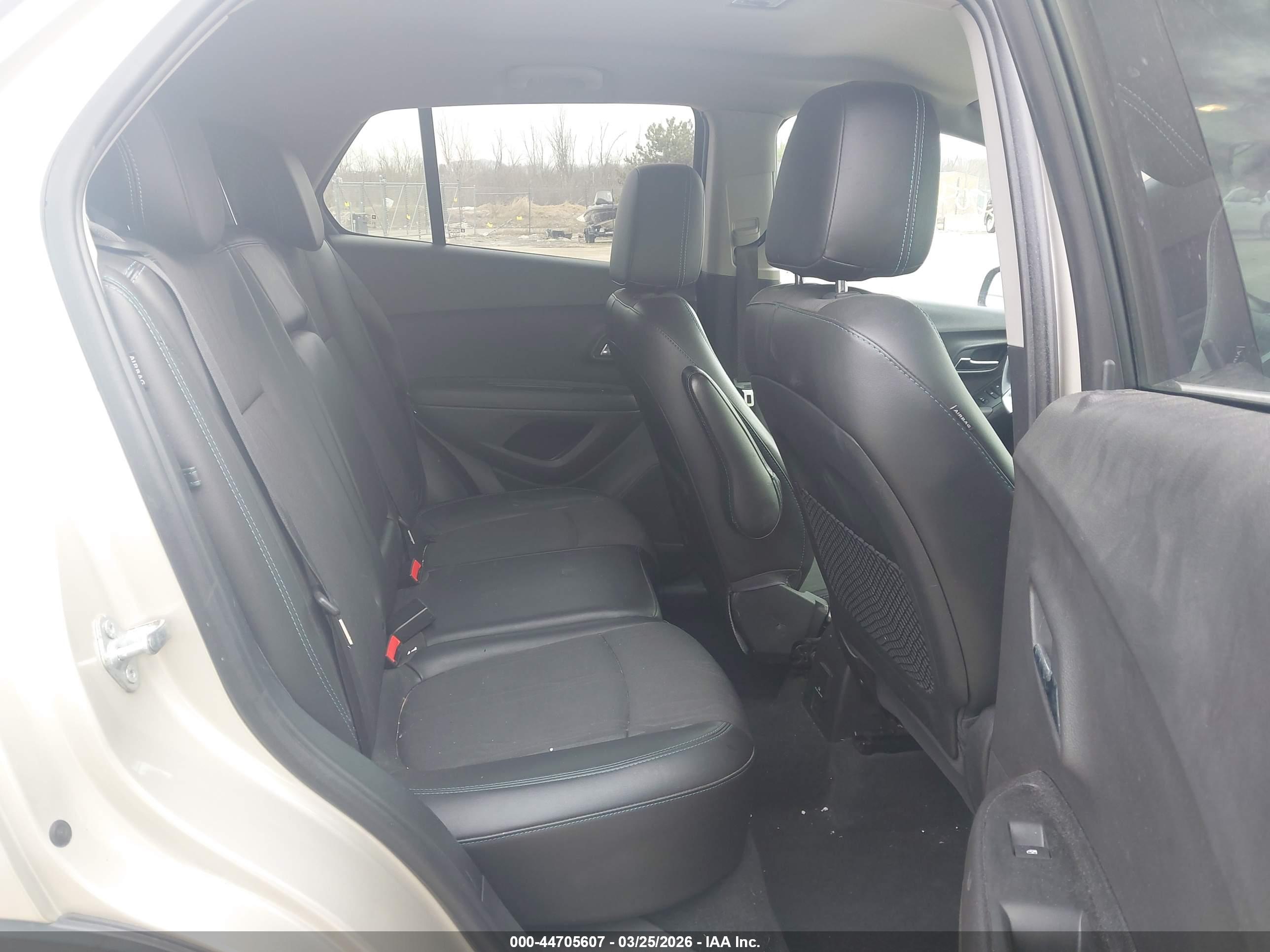 CHEVROLET TRAX image 8
