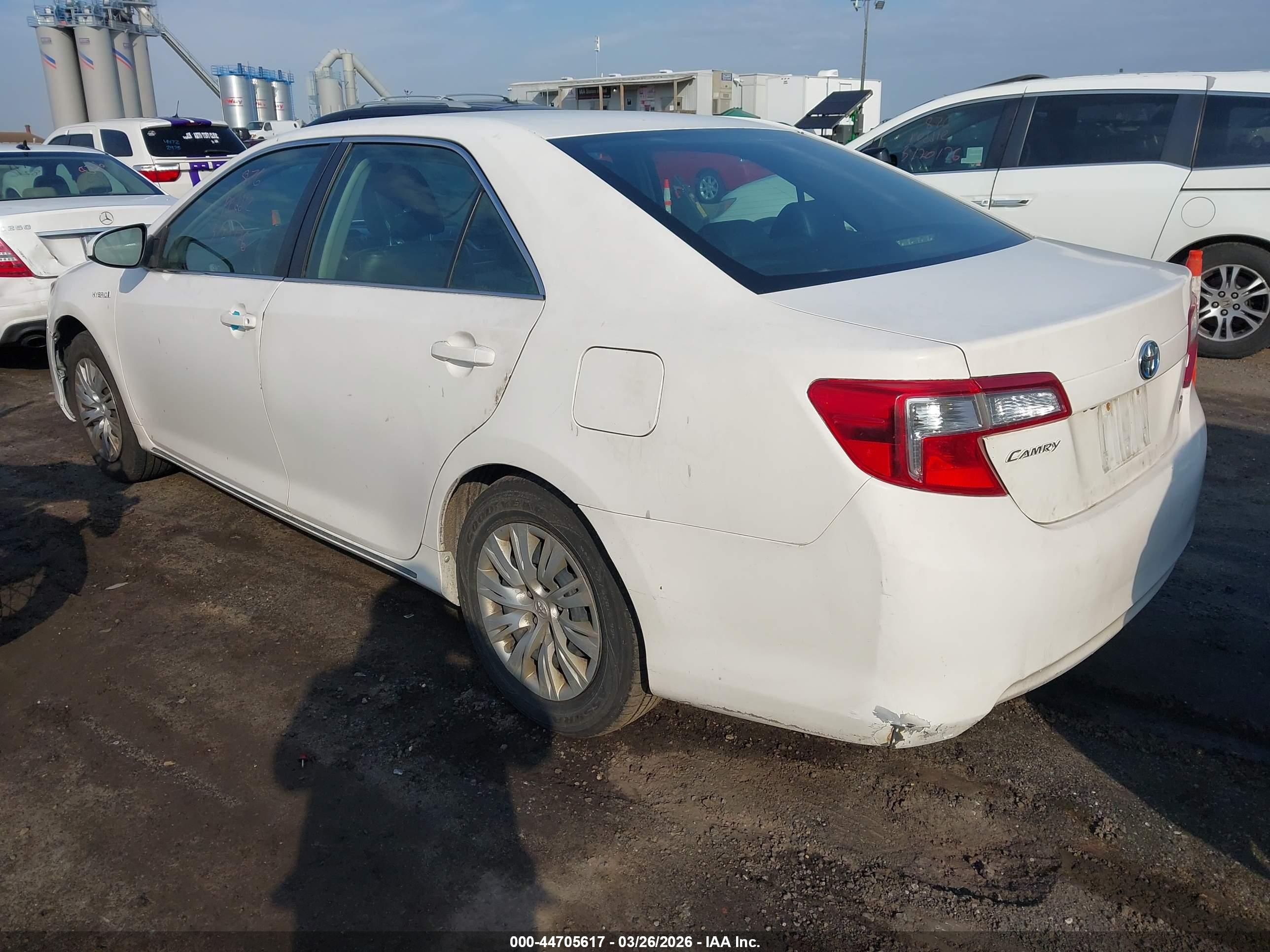 TOYOTA CAMRY image 3