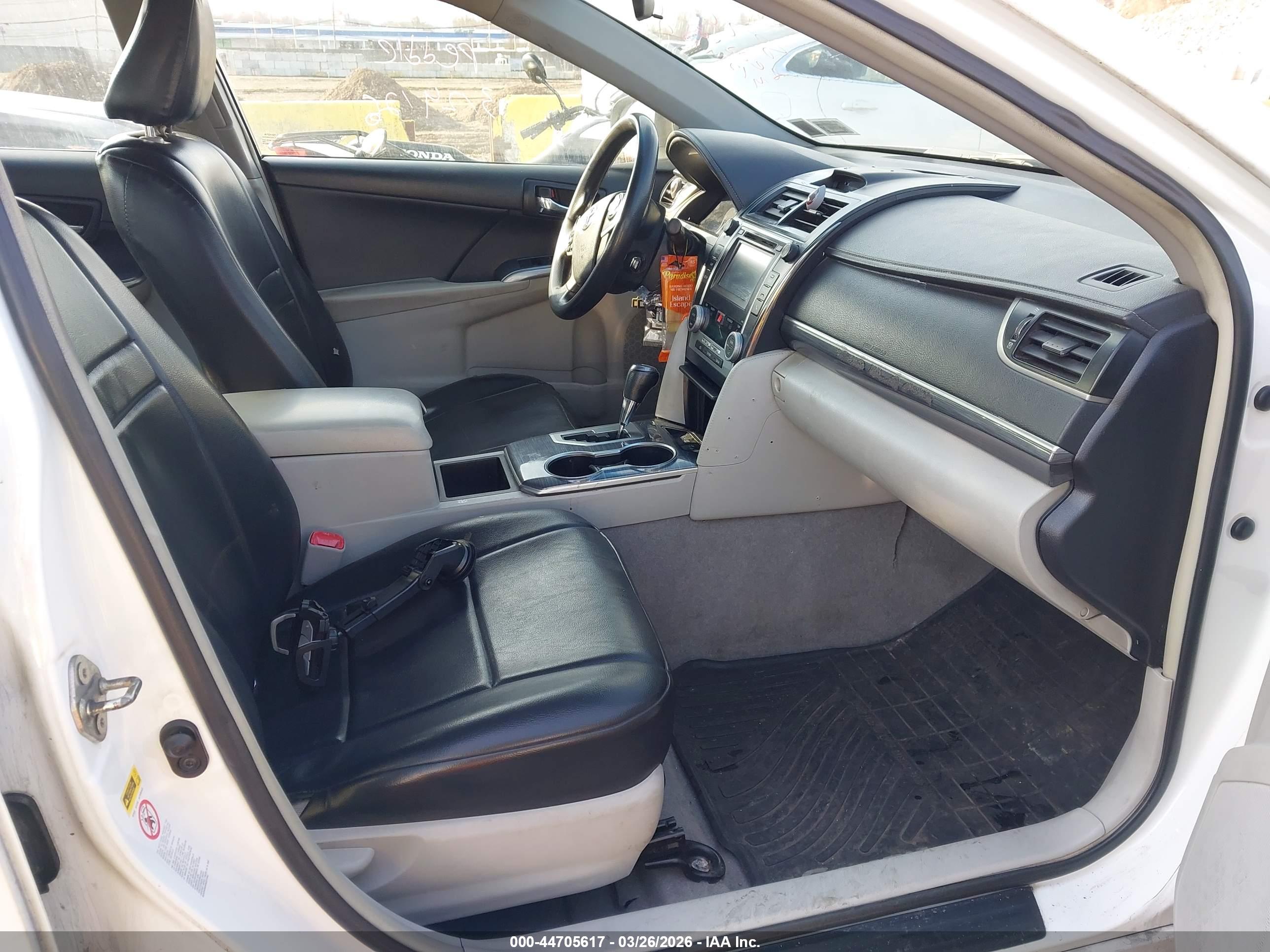 TOYOTA CAMRY image 5