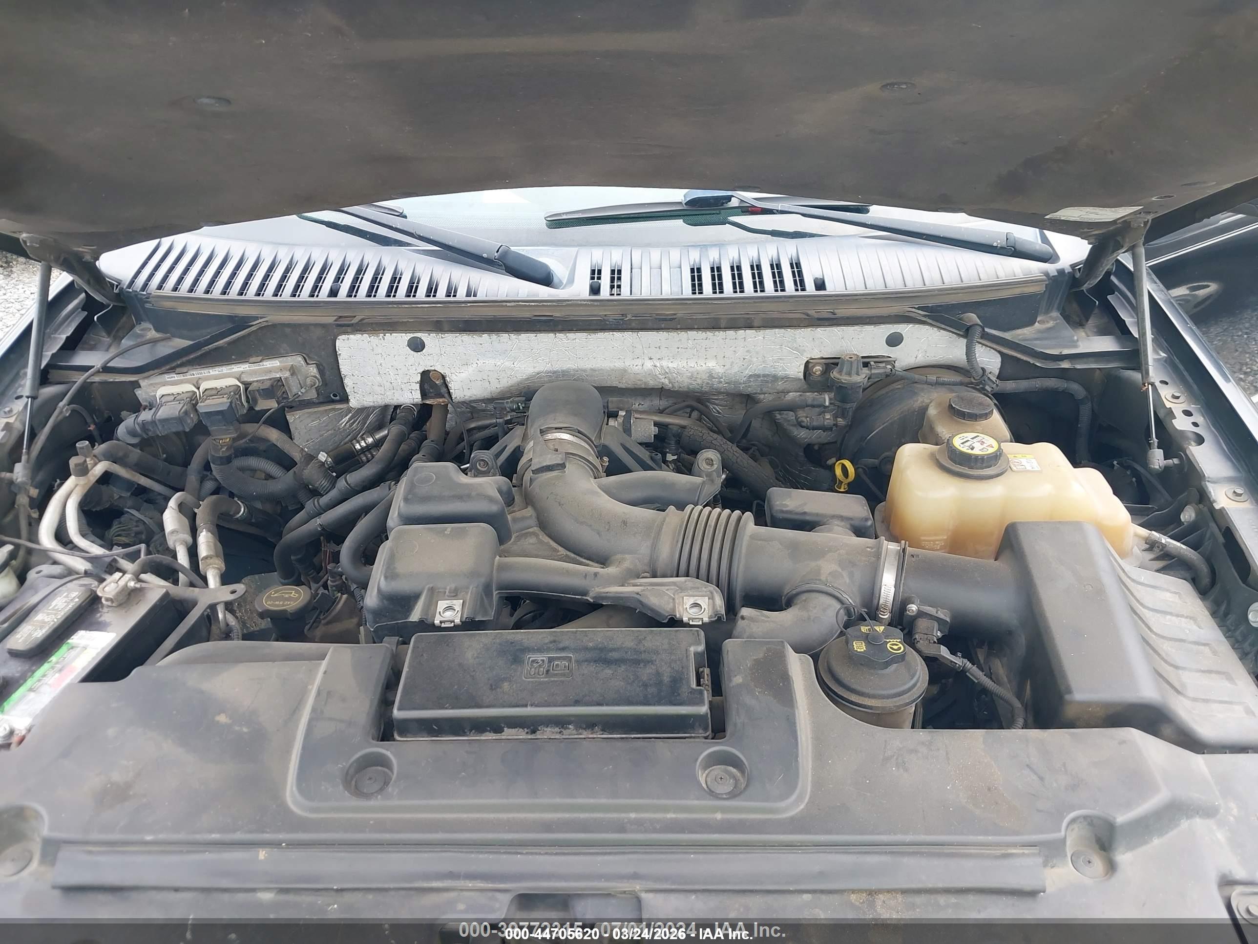 FORD EXPEDITION image 10