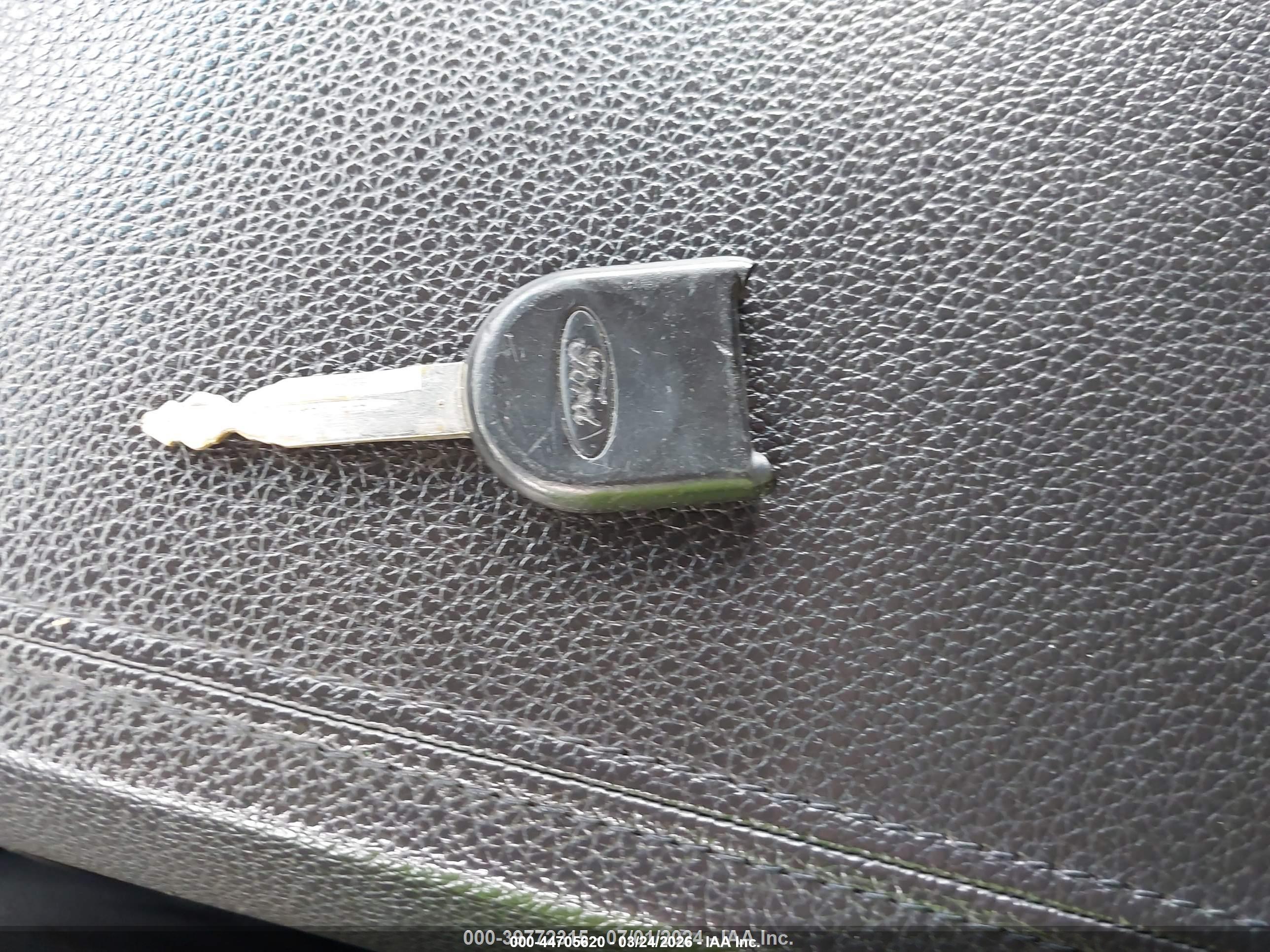 FORD EXPEDITION image 11